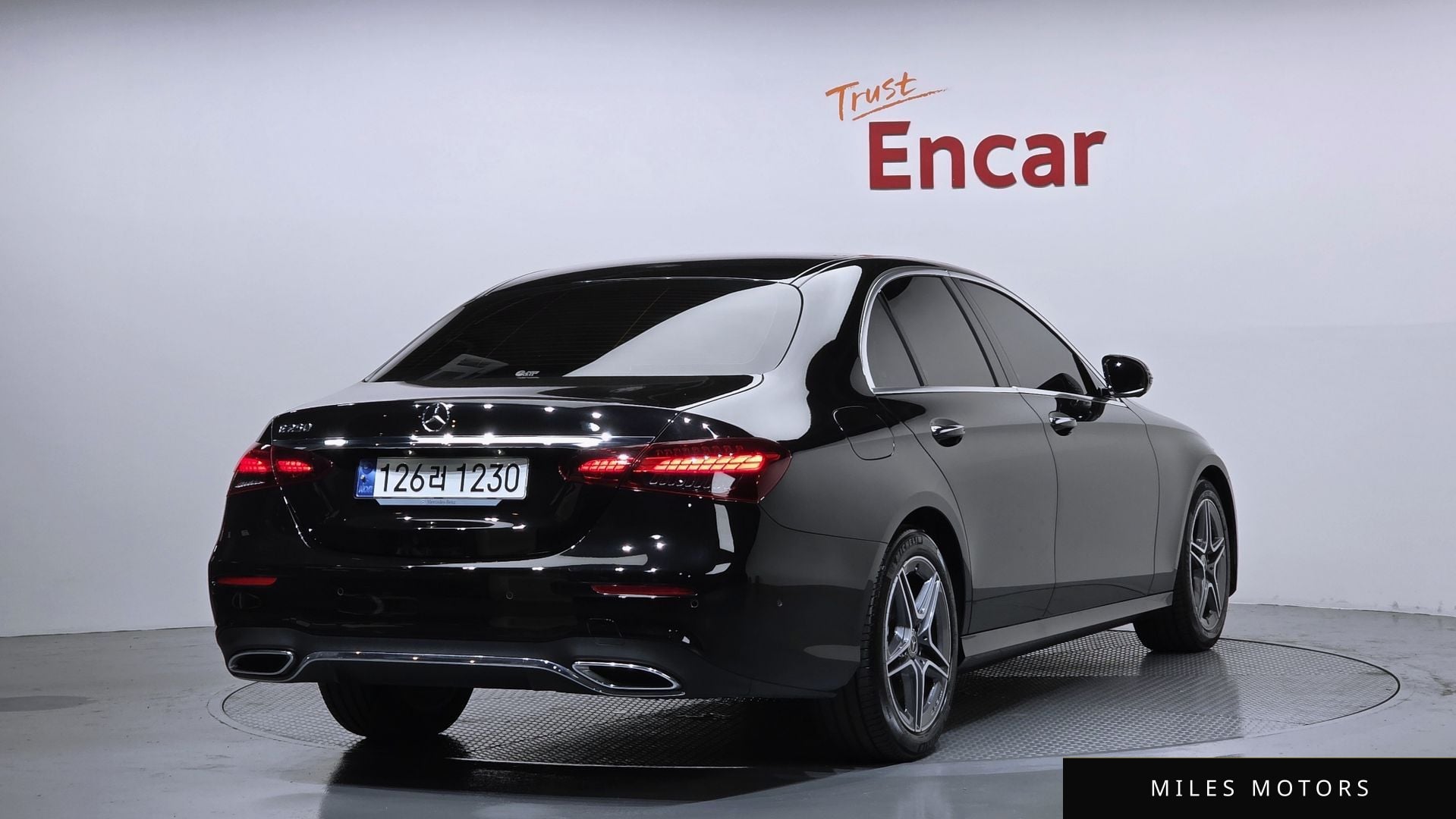 Mercedes-Benz E-Class W213 2023 — миниатюра 2