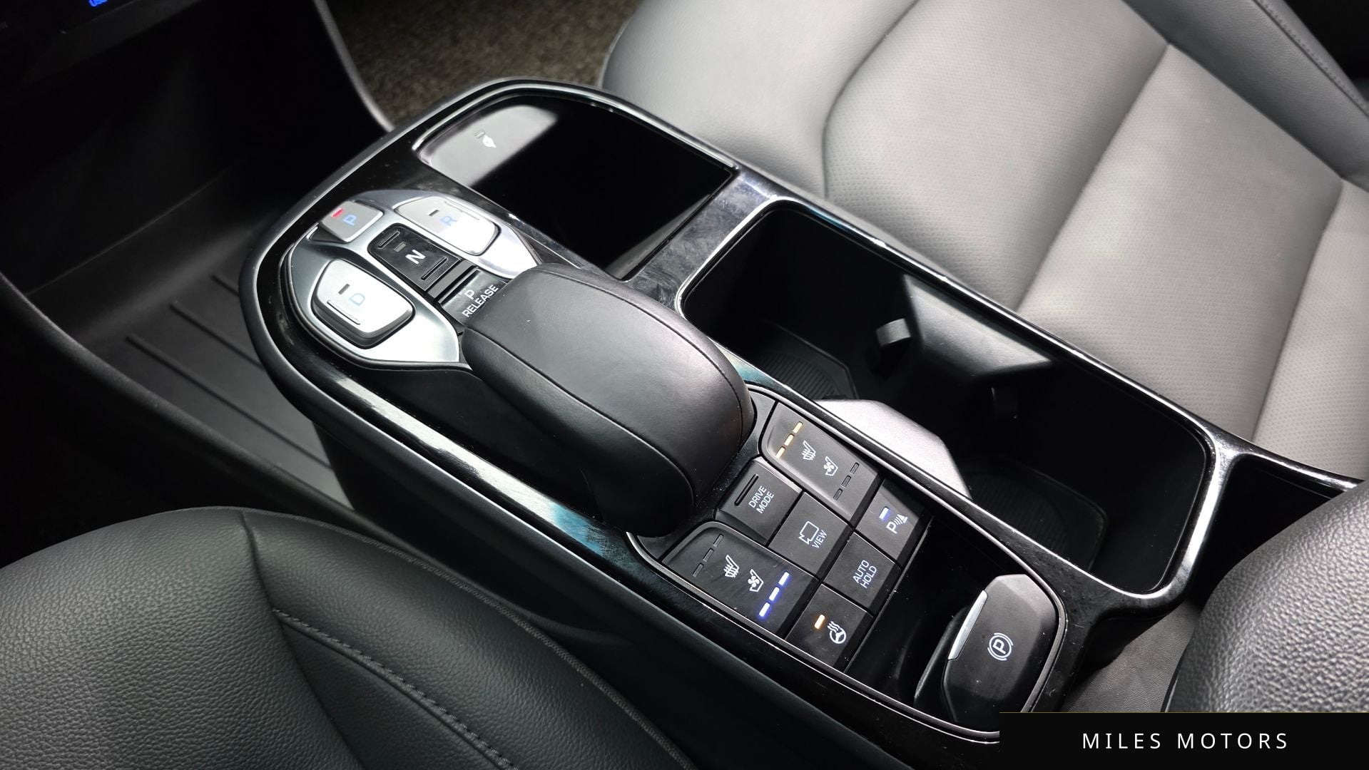 Hyundai Ioniq 2020 — миниатюра 12