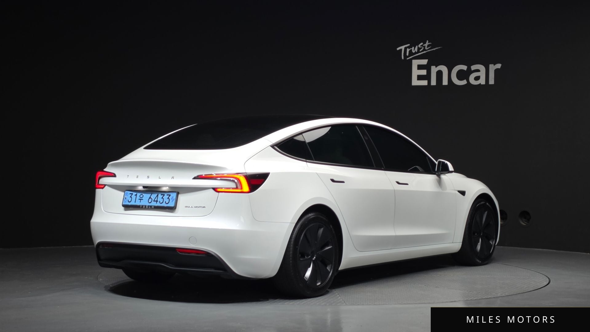 Tesla Model 3 2024 — миниатюра 2