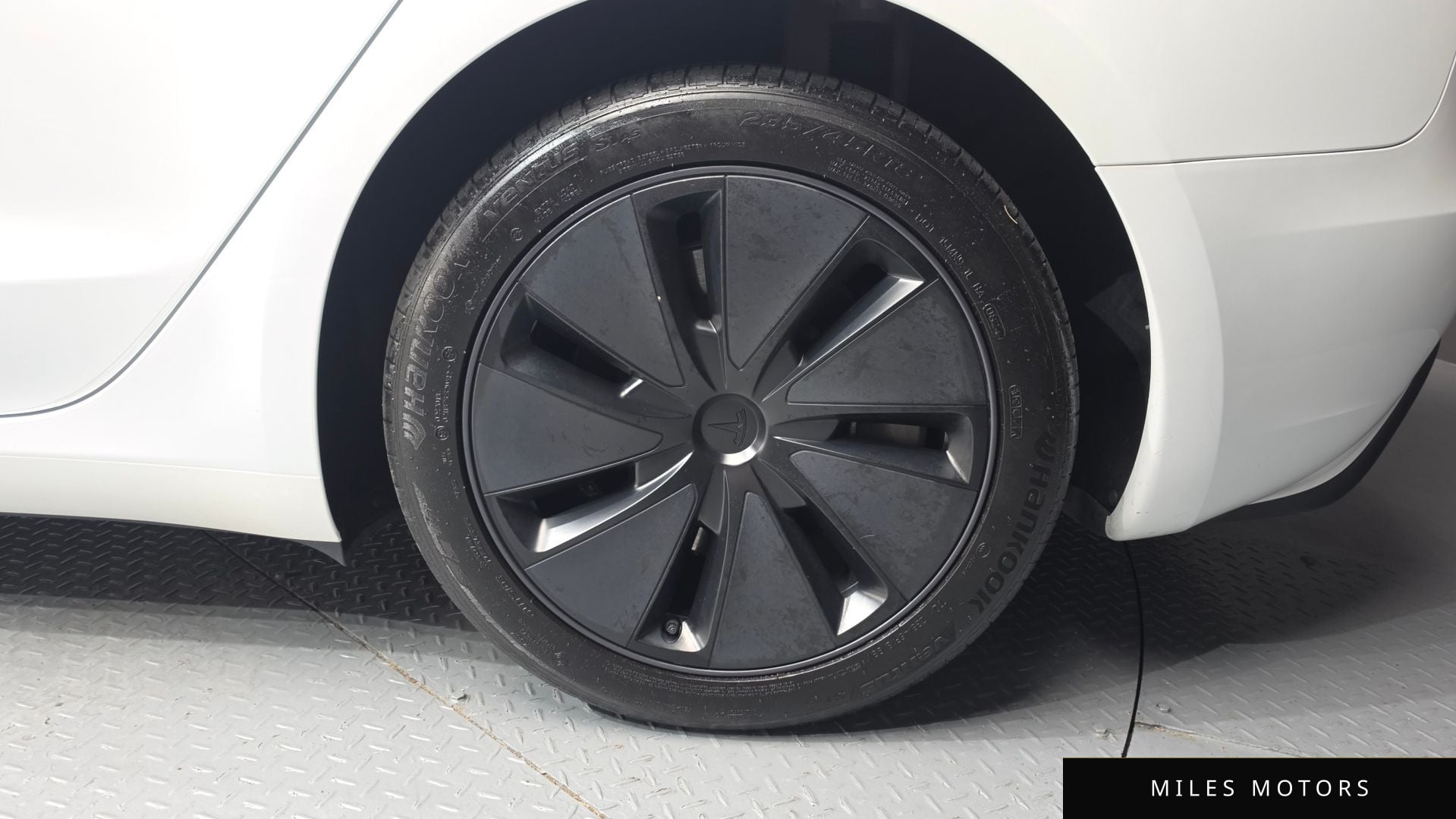 Tesla Model 3 2024 — миниатюра 7