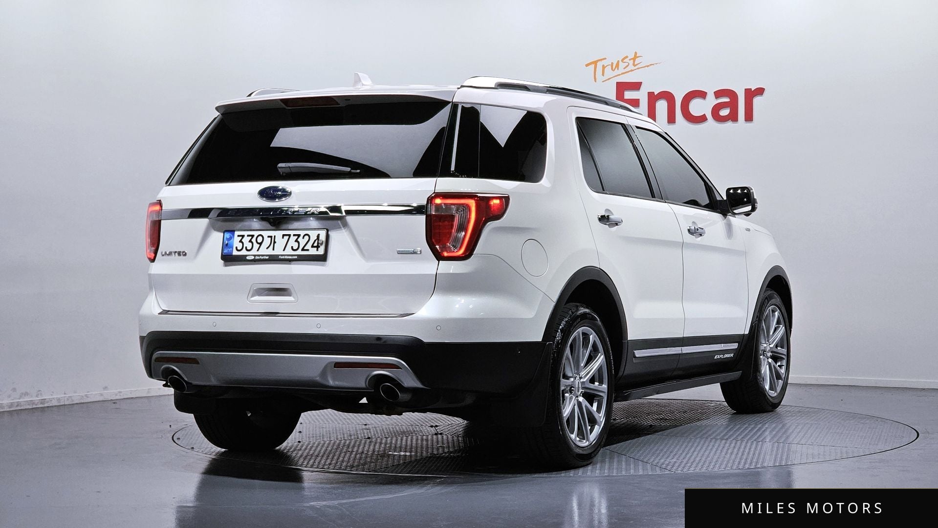 Ford Explorer 2017 — миниатюра 2