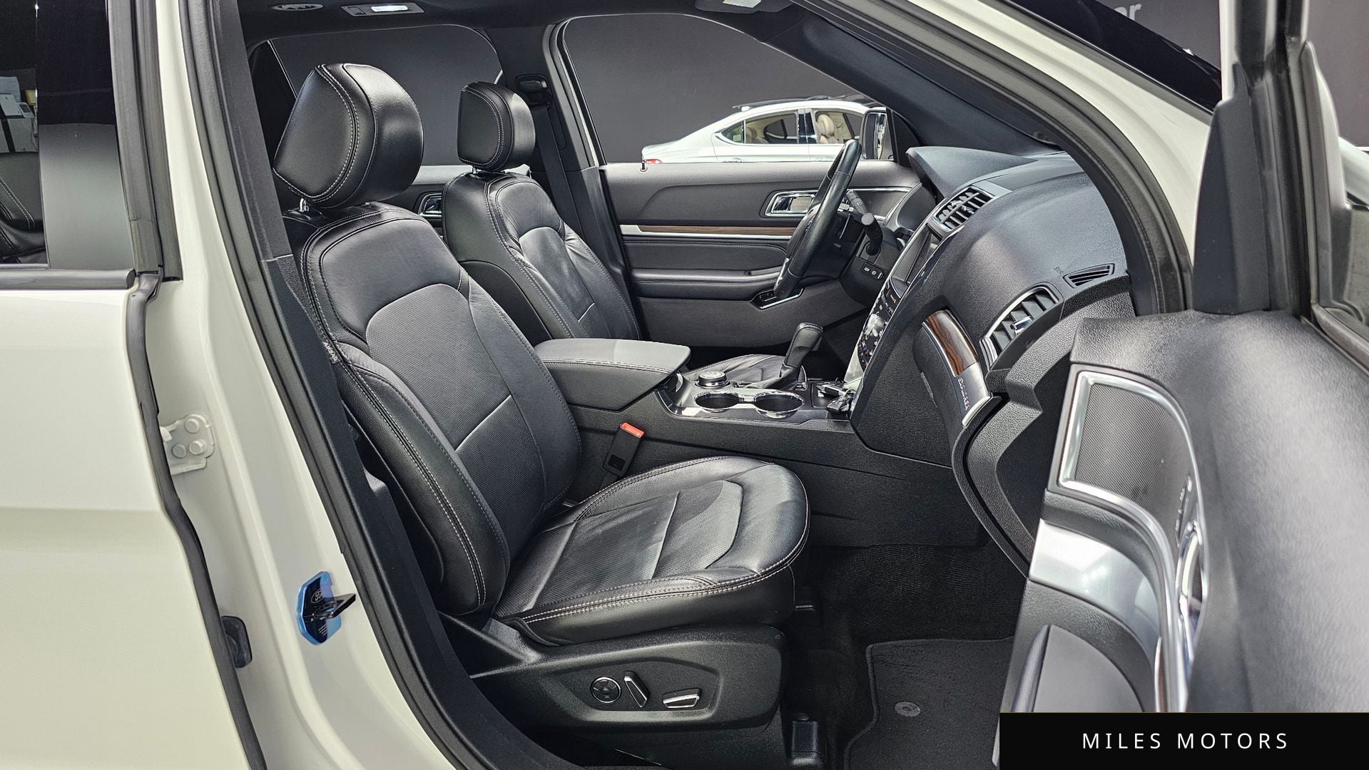 Ford Explorer 2017 — миниатюра 12