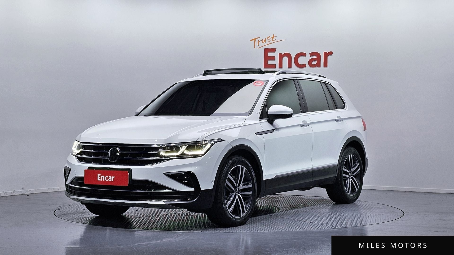 Volkswagen Tiguan 2023 — фото 1 из 12