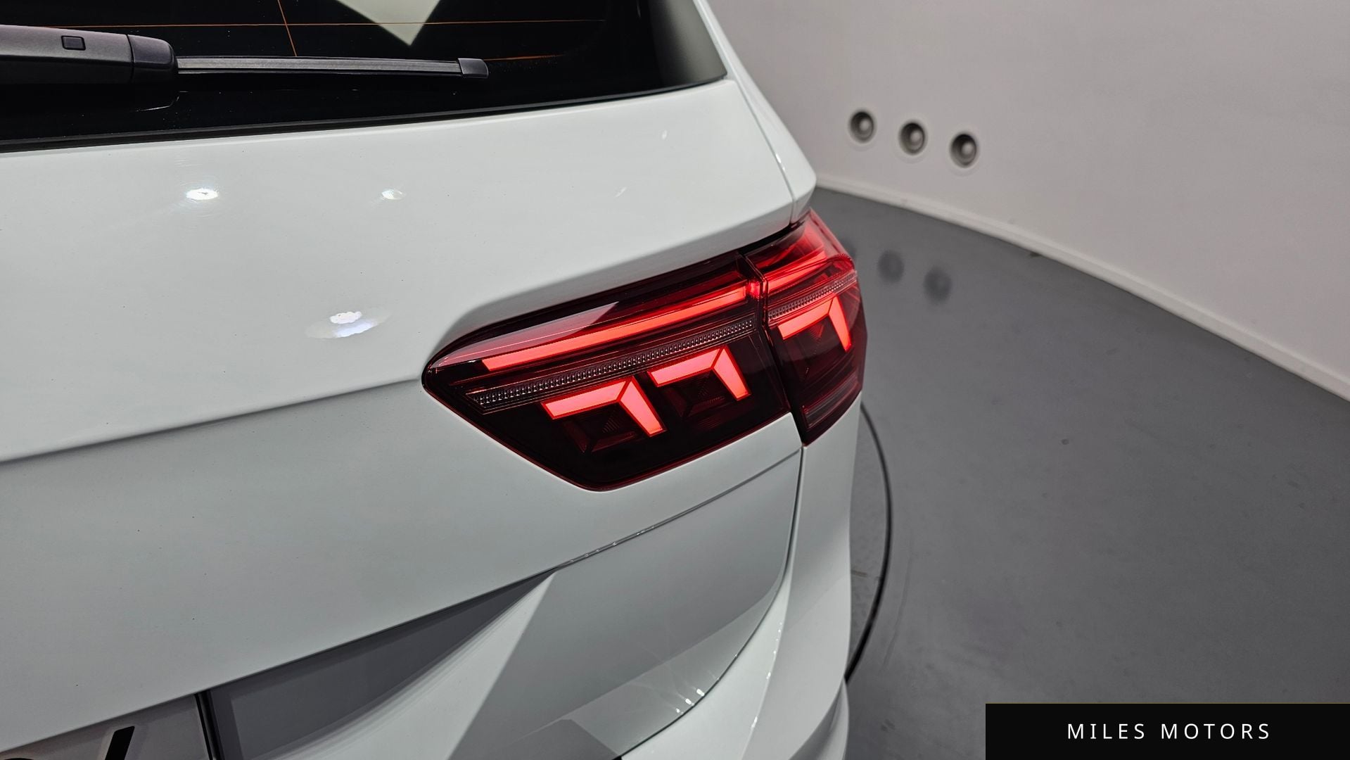 Volkswagen Tiguan 2023 — миниатюра 9
