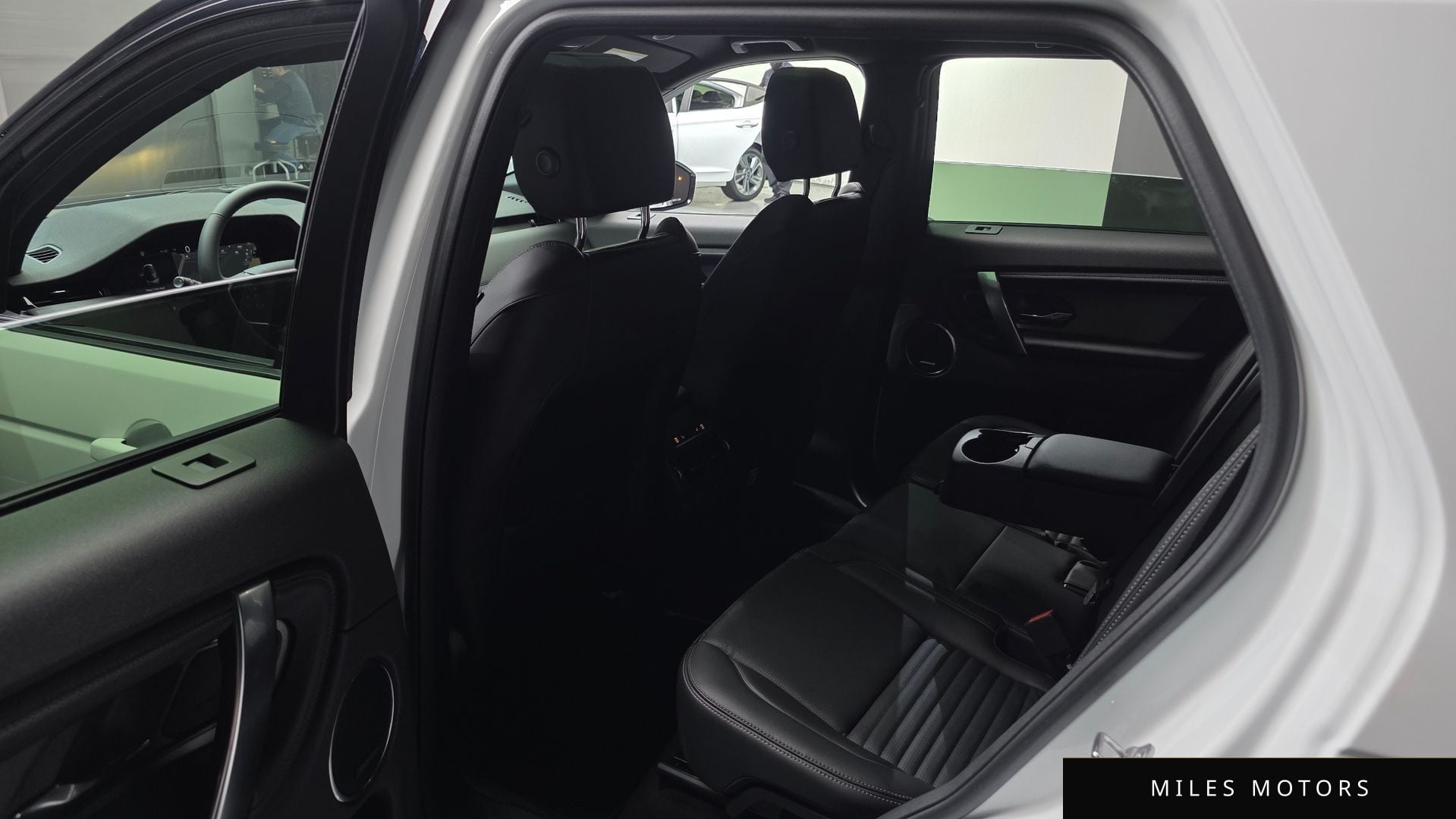 Land Rover Discovery Sport 2024 — миниатюра 11