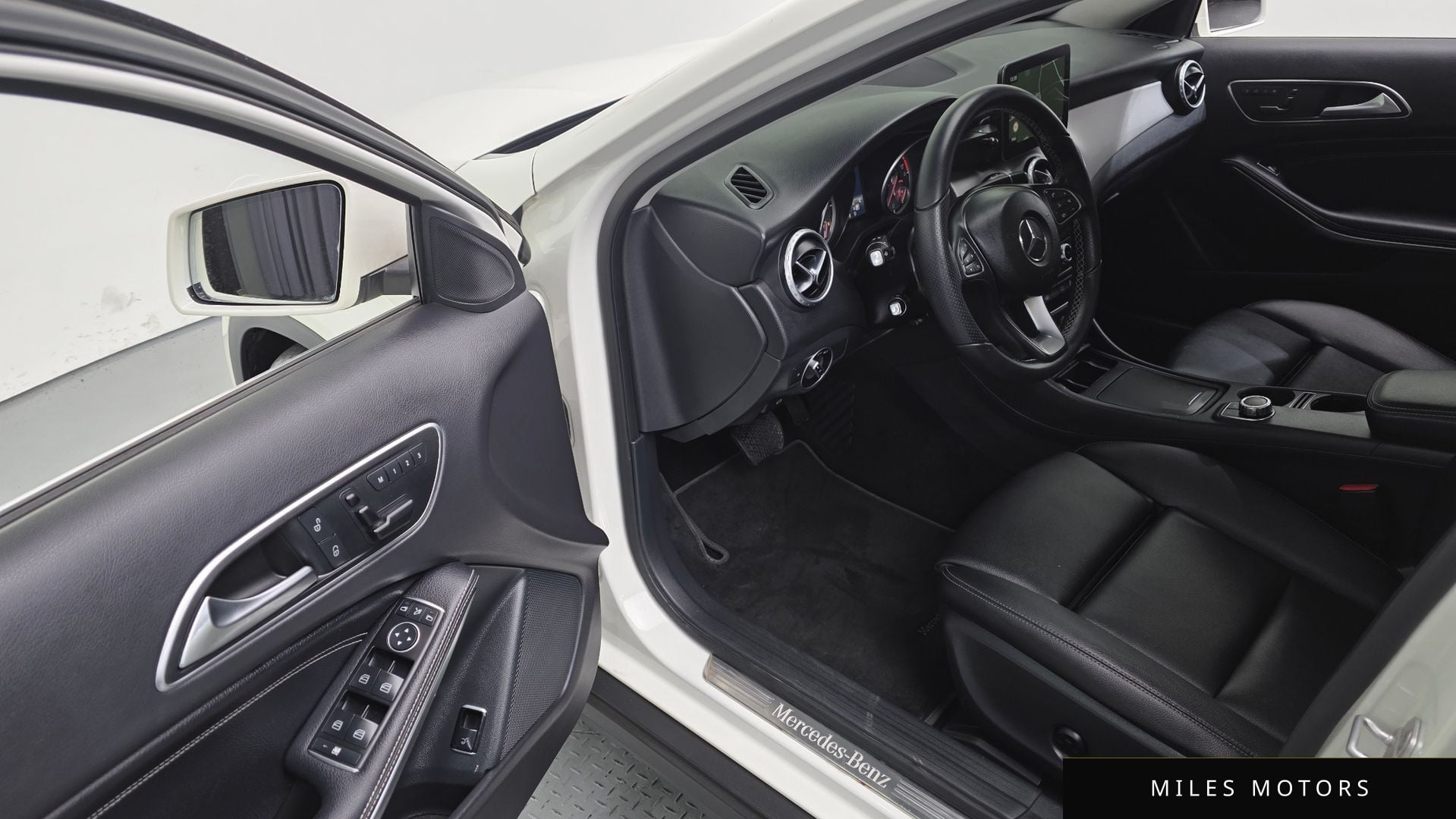 Mercedes-Benz GLA-Class X156 2017 — миниатюра 12
