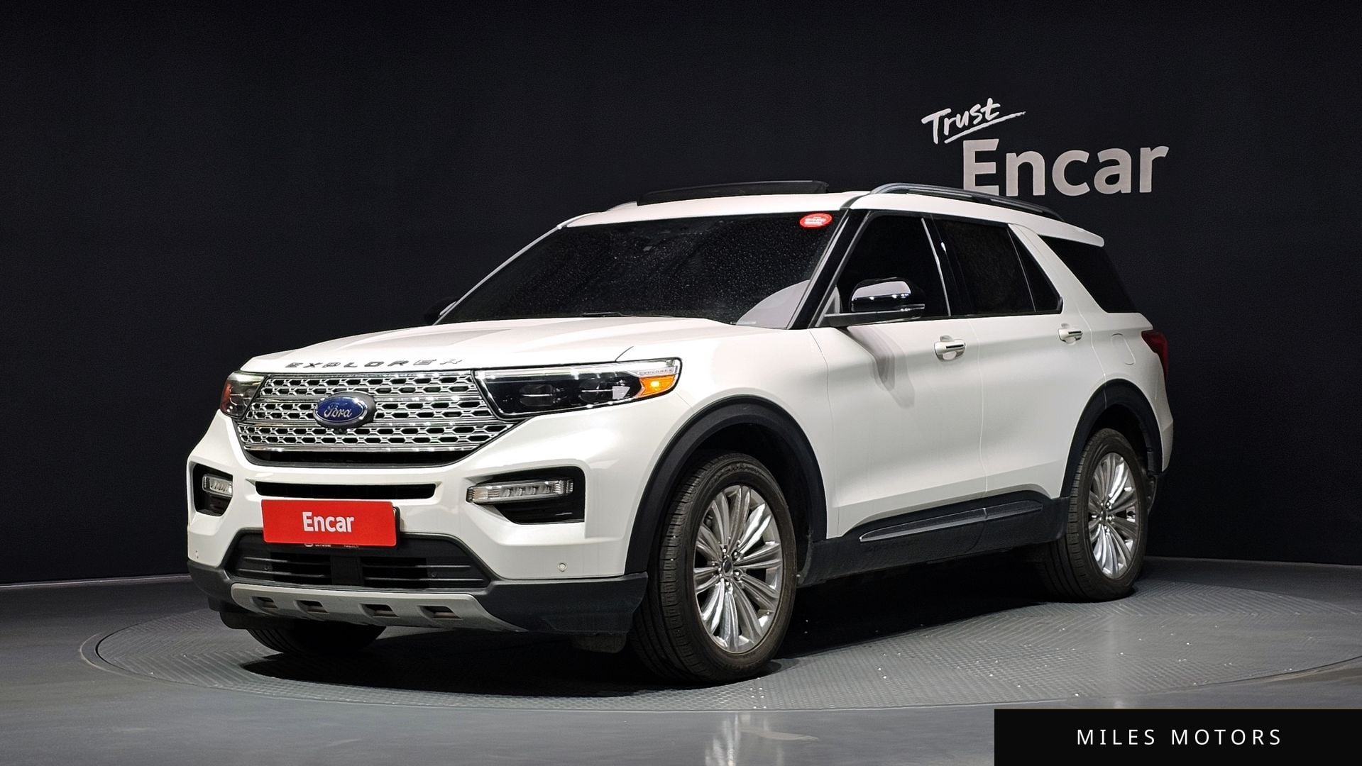 Ford Explorer 2020 — фото 1 из 12