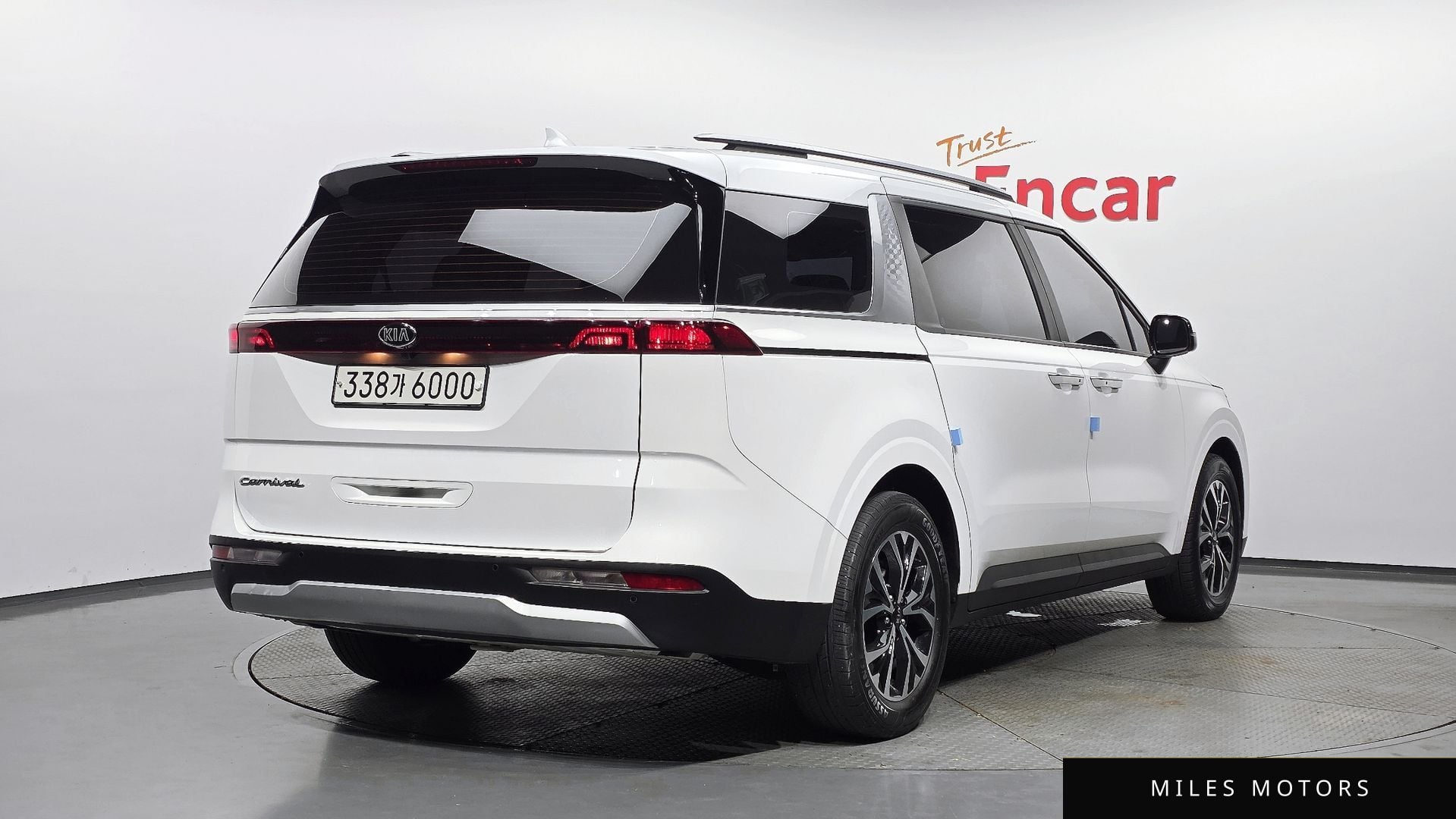Kia Carnival 2021 — миниатюра 2