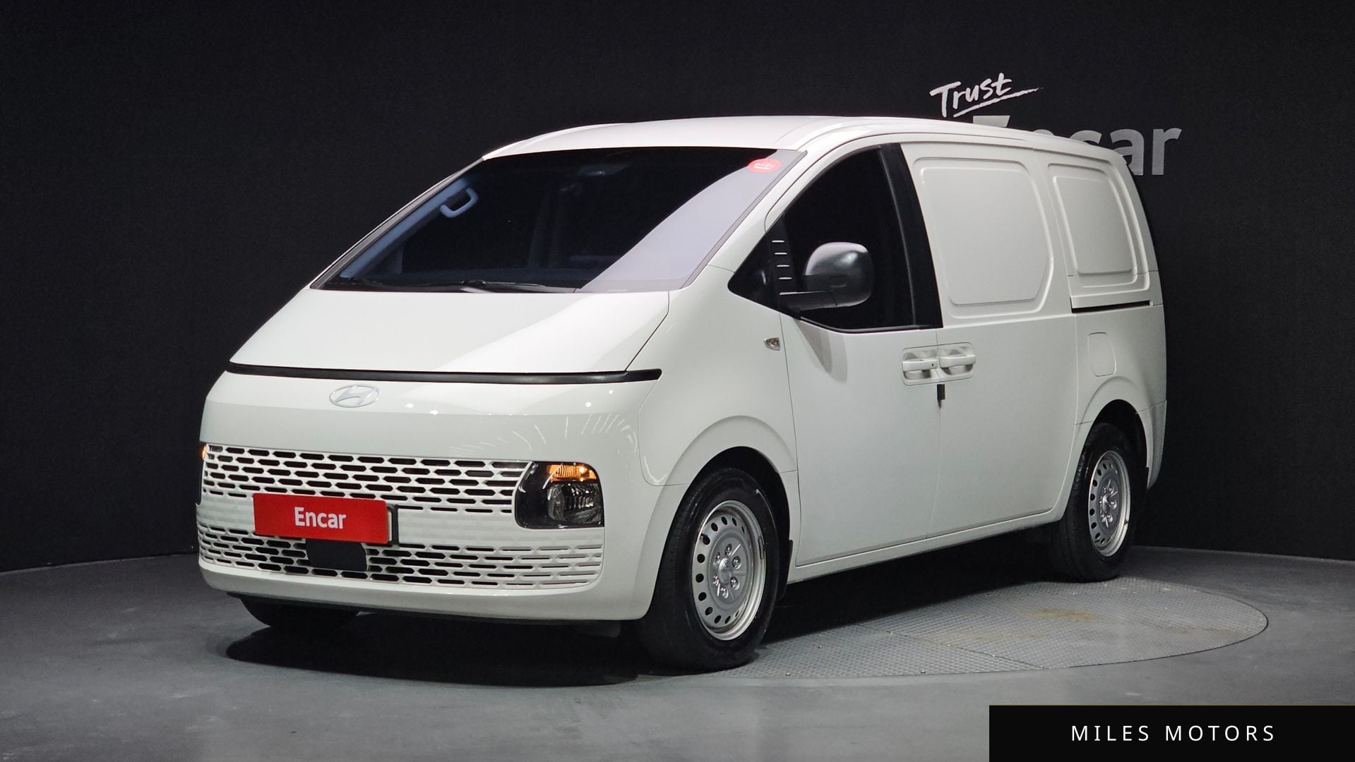 Hyundai Staria 2025 — фото 1 из 12