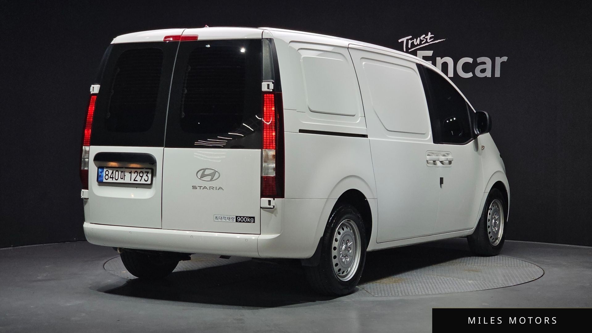 Hyundai Staria 2025 — миниатюра 2