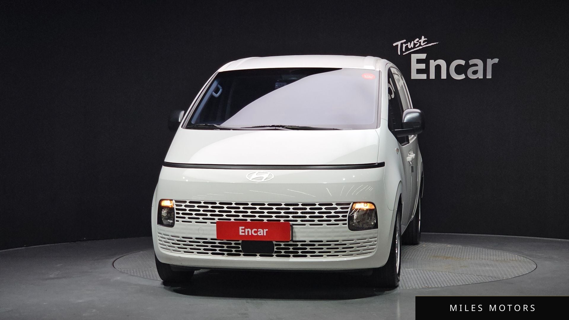Hyundai Staria 2025 — миниатюра 3