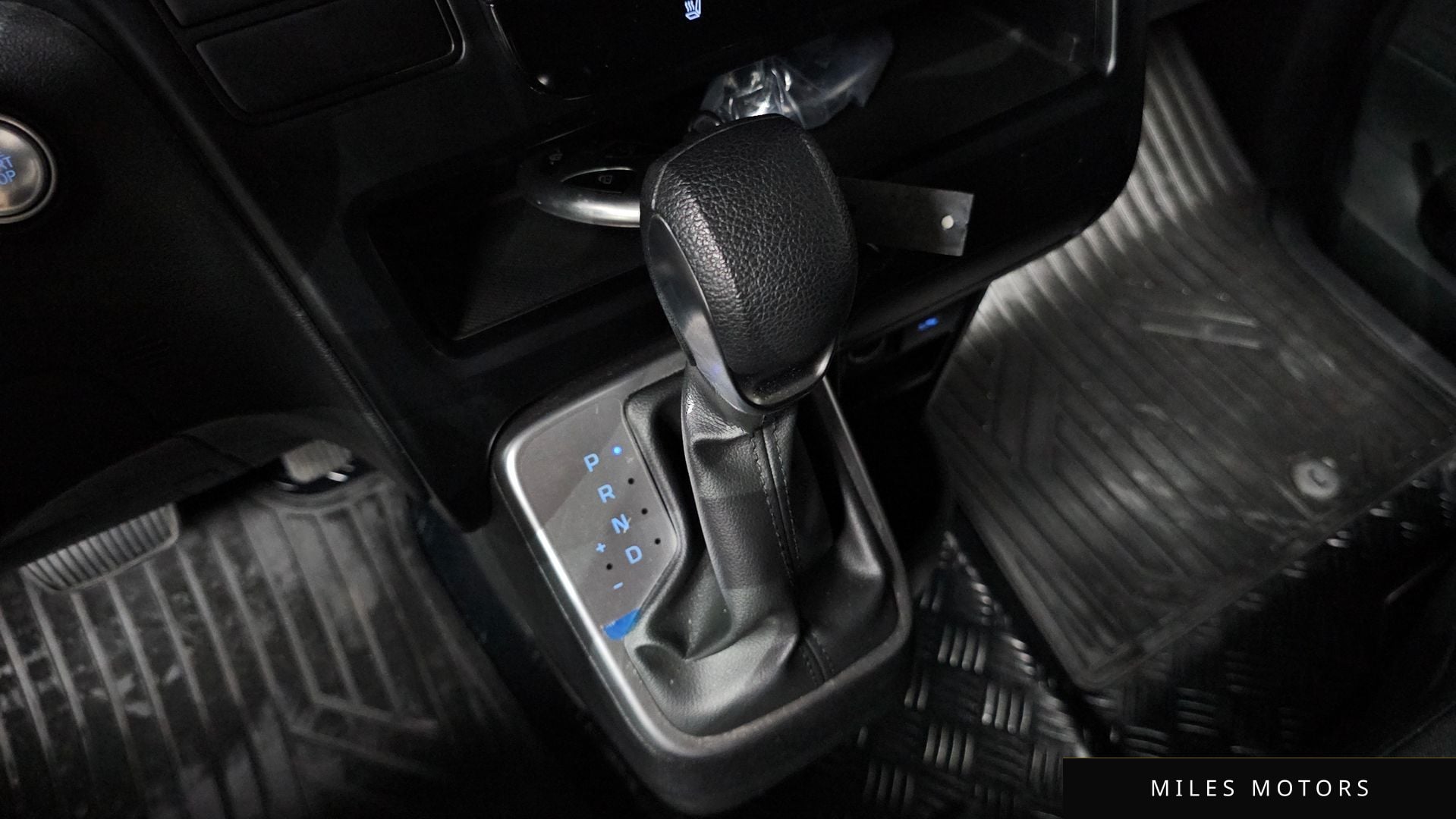 Hyundai Staria 2025 — миниатюра 12