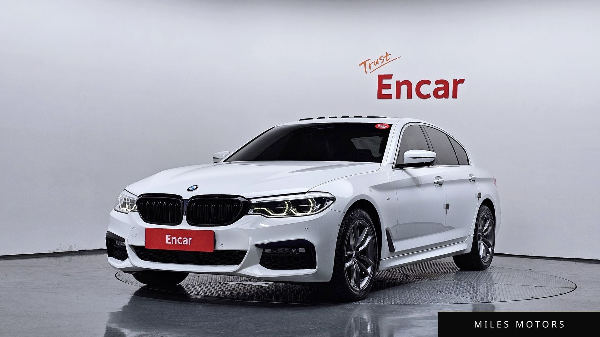 BMW 5 Series (G30) 2018 — фото 1 из 12