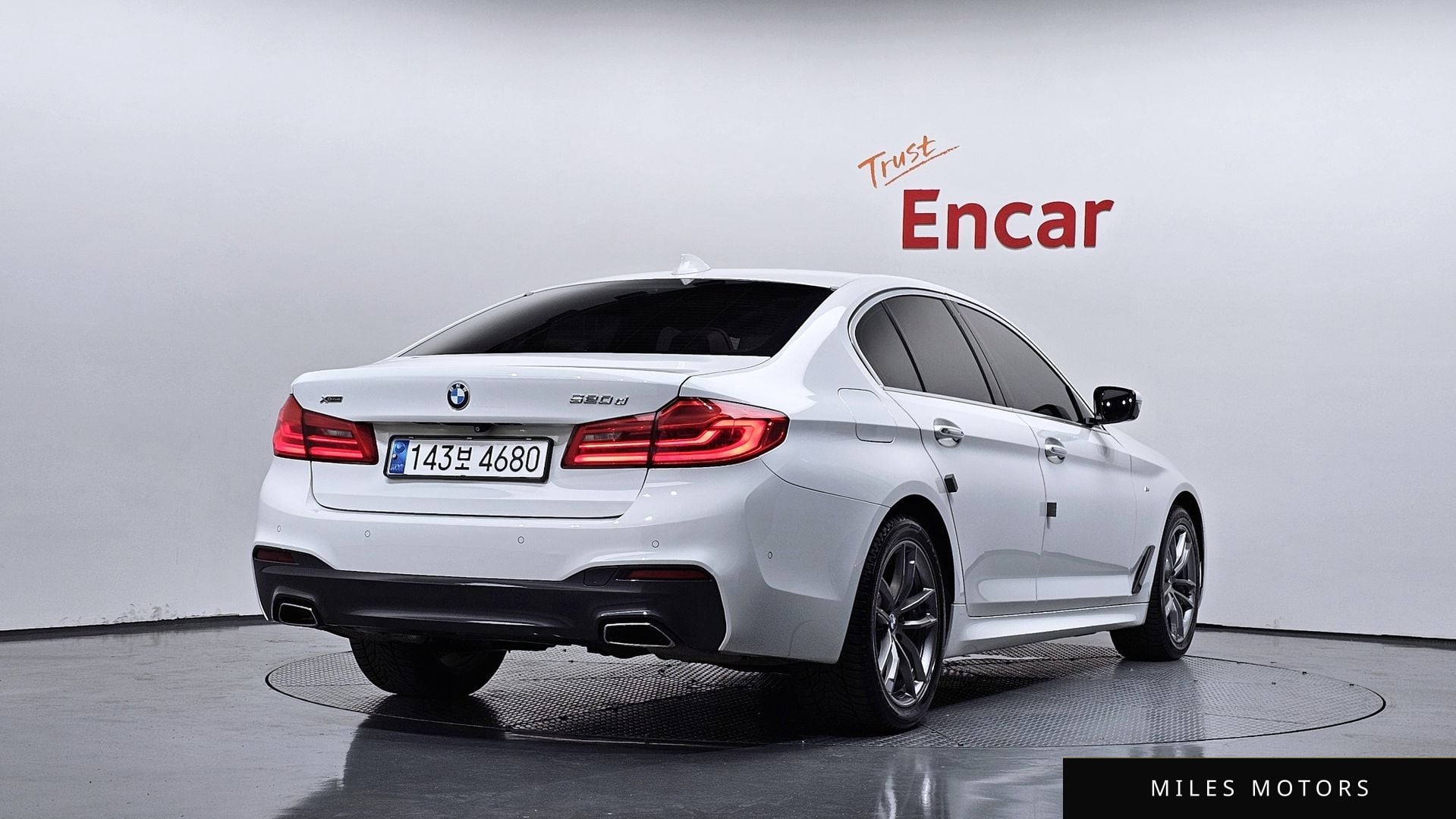 BMW 5 Series (G30) 2018 — миниатюра 2