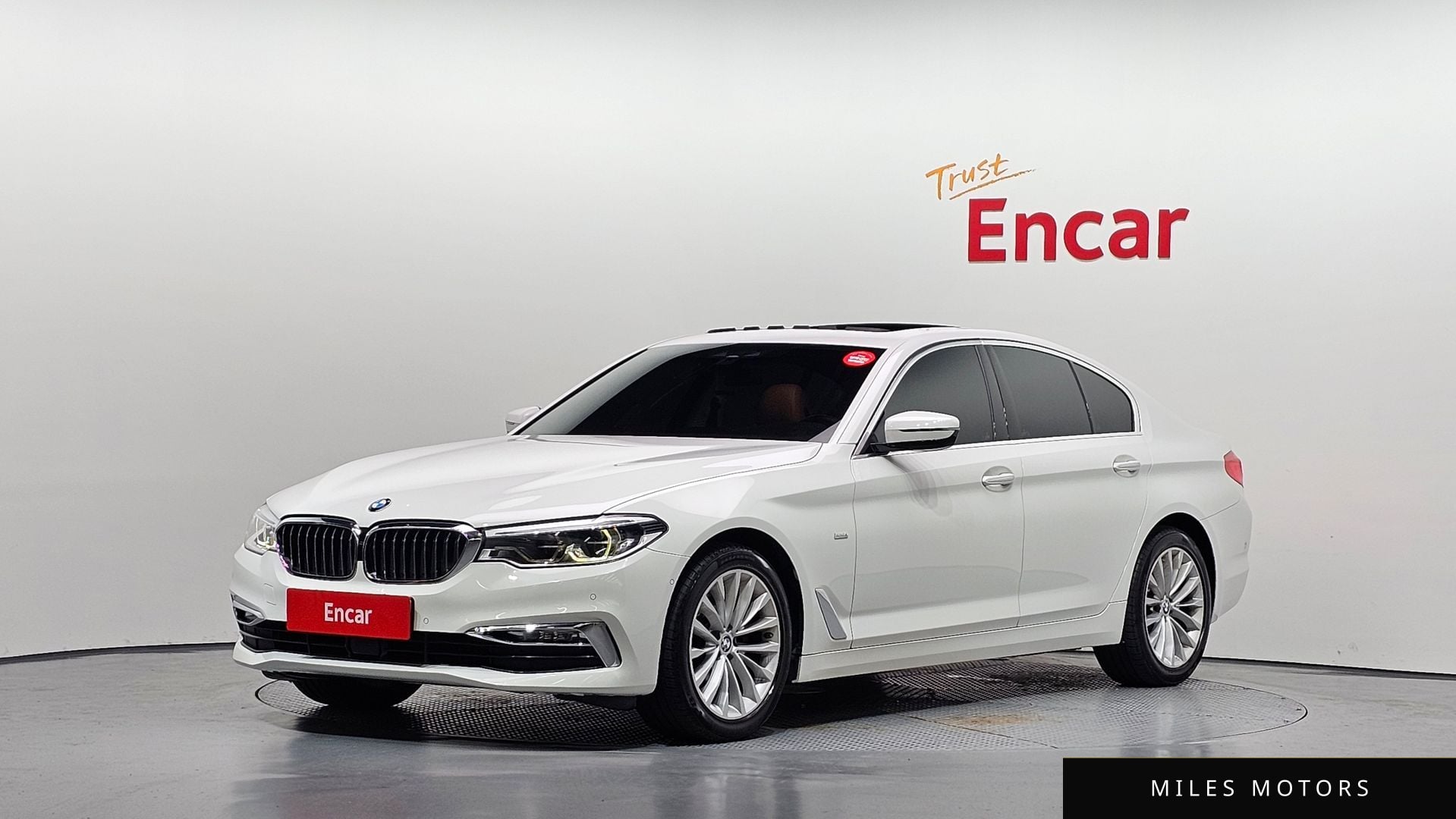 BMW 5 Series (G30) 2018 — фото 1 из 12