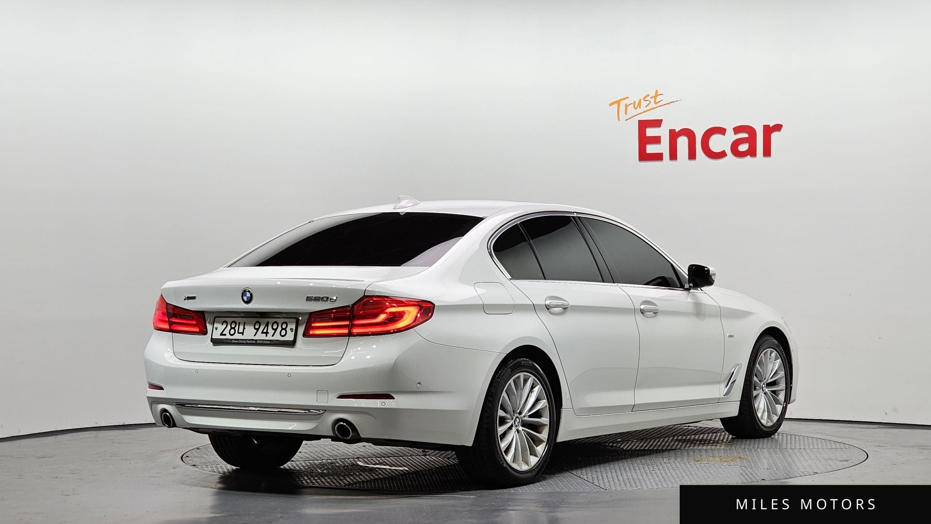 BMW 5 Series (G30) 2018 — миниатюра 2