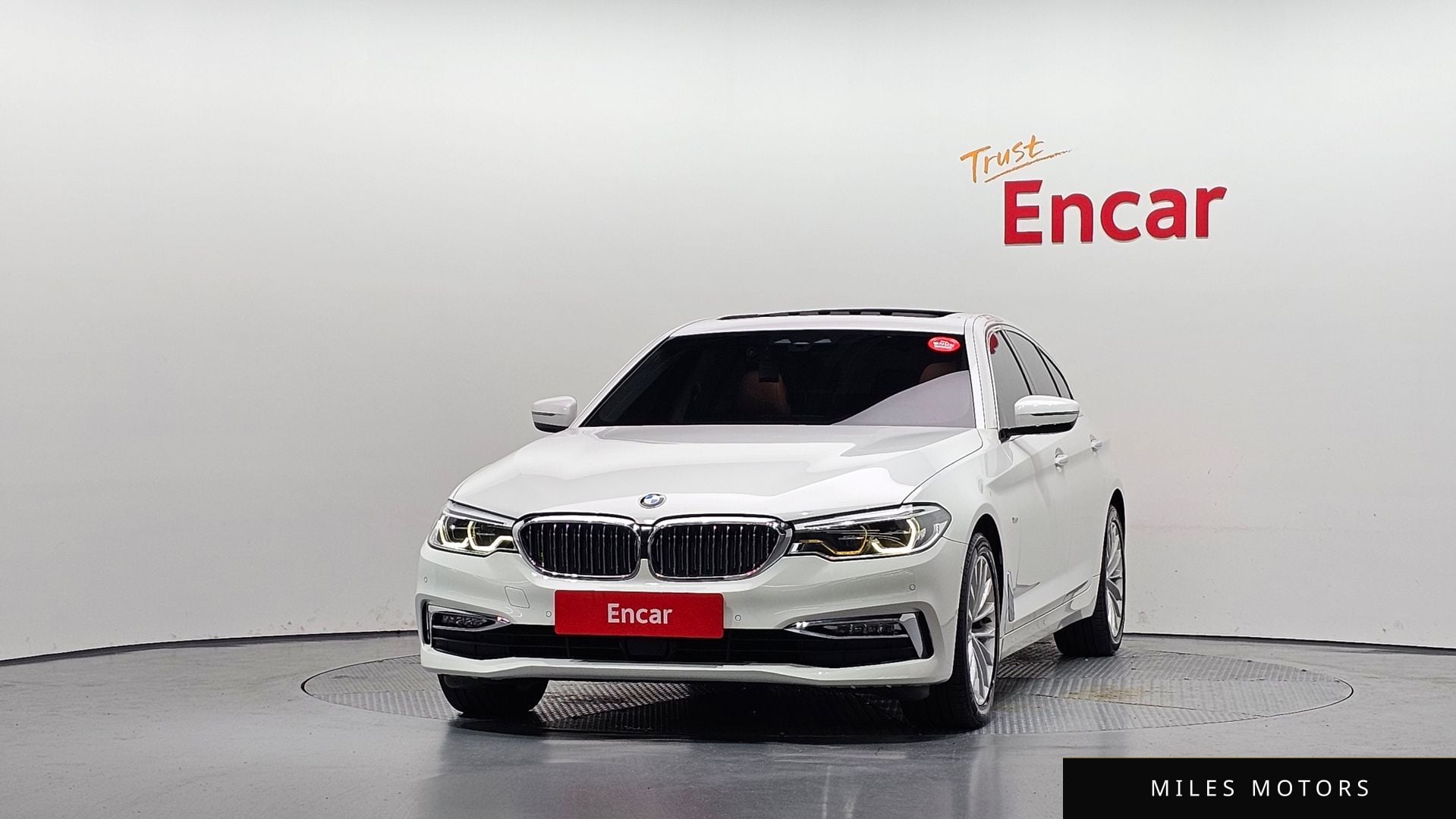 BMW 5 Series (G30) 2018 — миниатюра 3