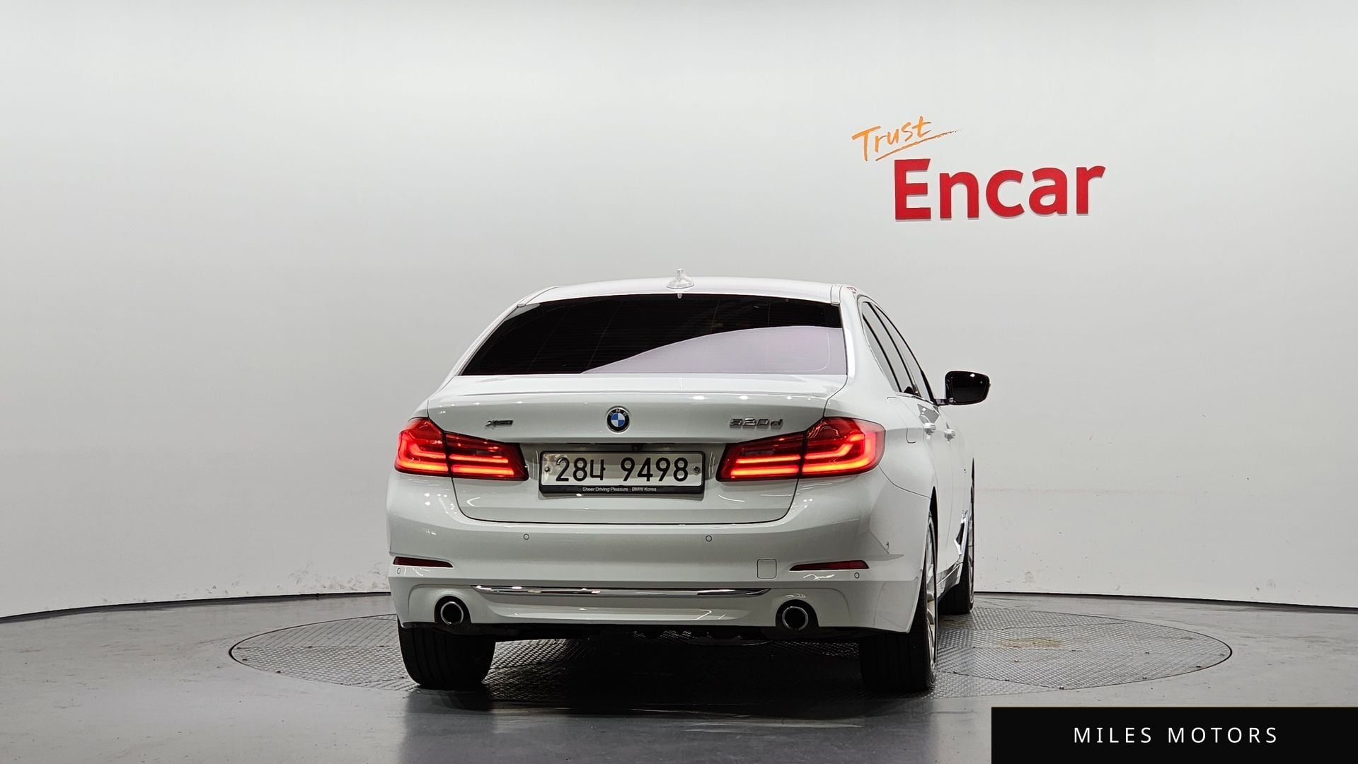 BMW 5 Series (G30) 2018 — миниатюра 4