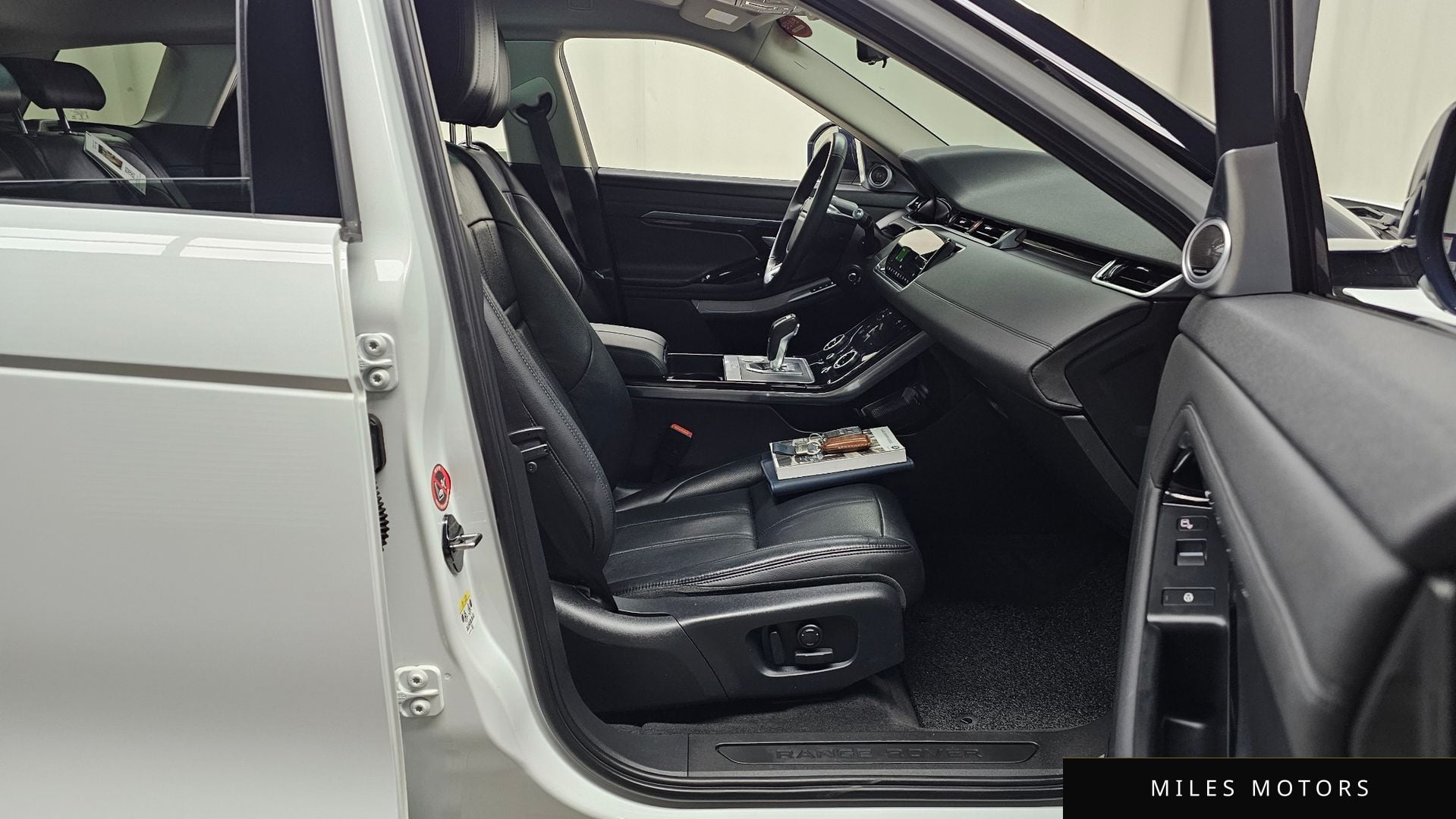 Land Rover Range Rover Evoque 2020 — миниатюра 11