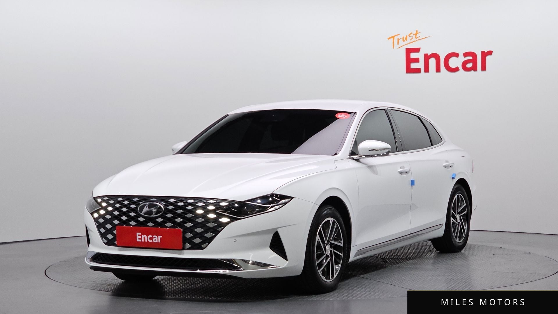 Hyundai Grandeur 2023 — фото 1 из 12