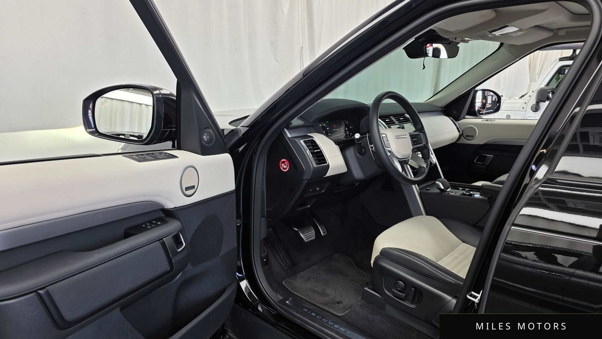Land Rover Discovery 2025 — миниатюра 10