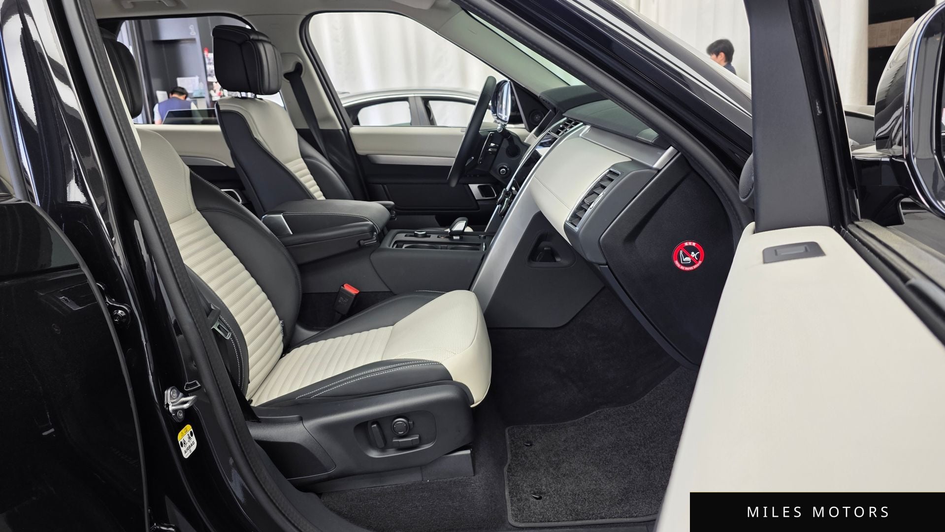 Land Rover Discovery 2025 — миниатюра 11