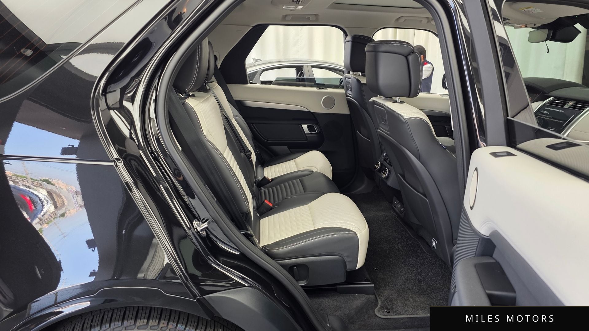 Land Rover Discovery 2025 — миниатюра 12