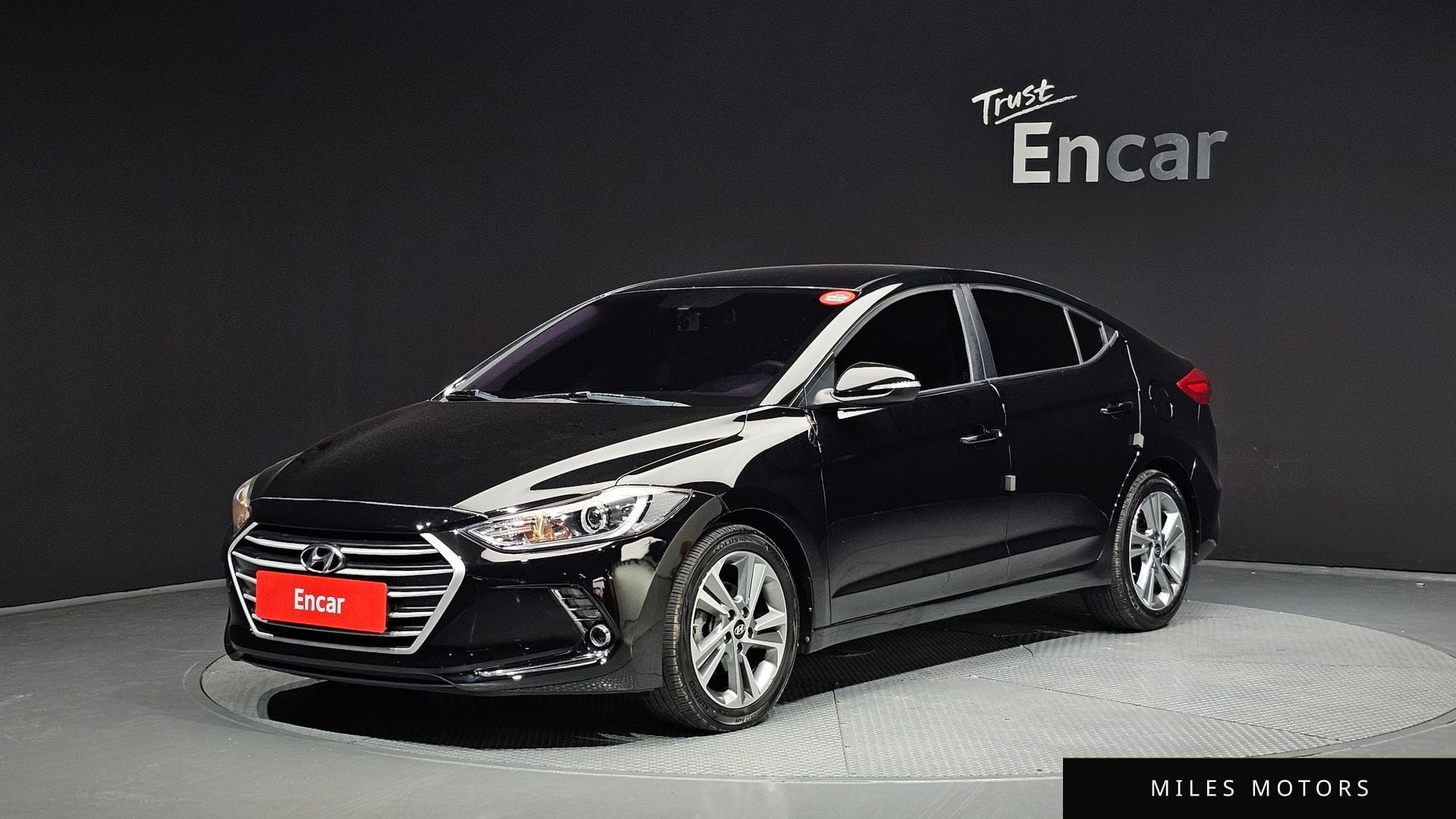 Hyundai AVANTE 2018 — фото 1 из 12