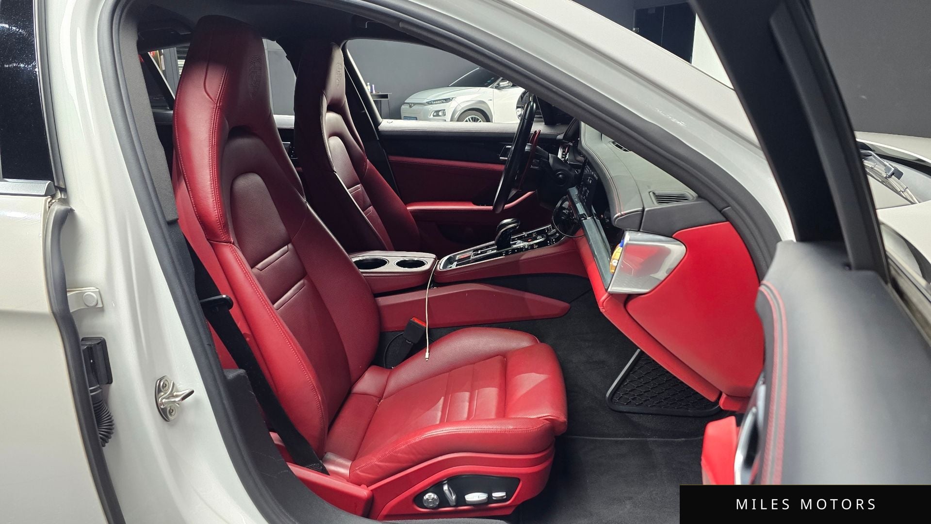 Porsche Panamera 2020 — миниатюра 10