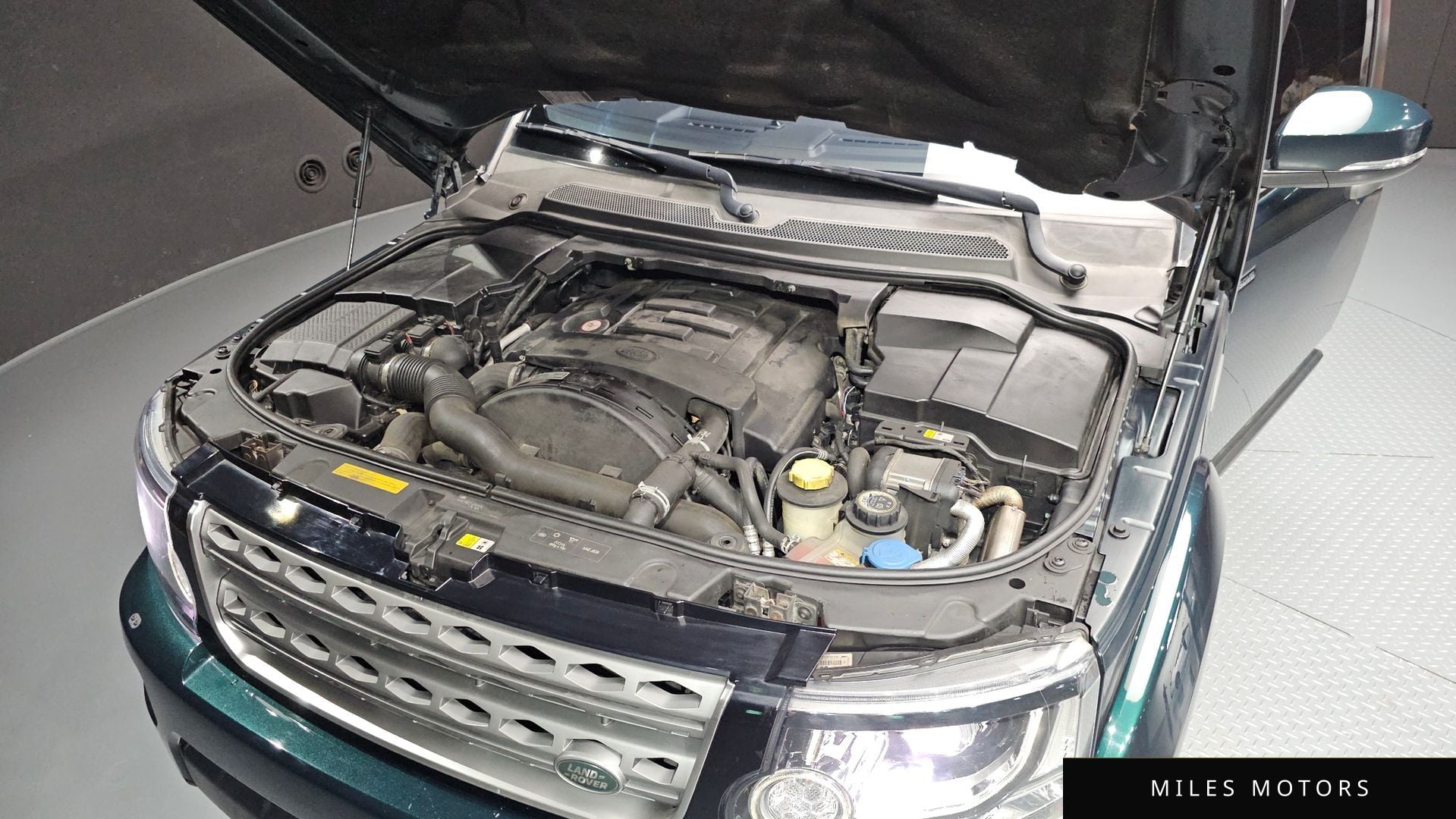 Land Rover Discovery 2015 — миниатюра 6