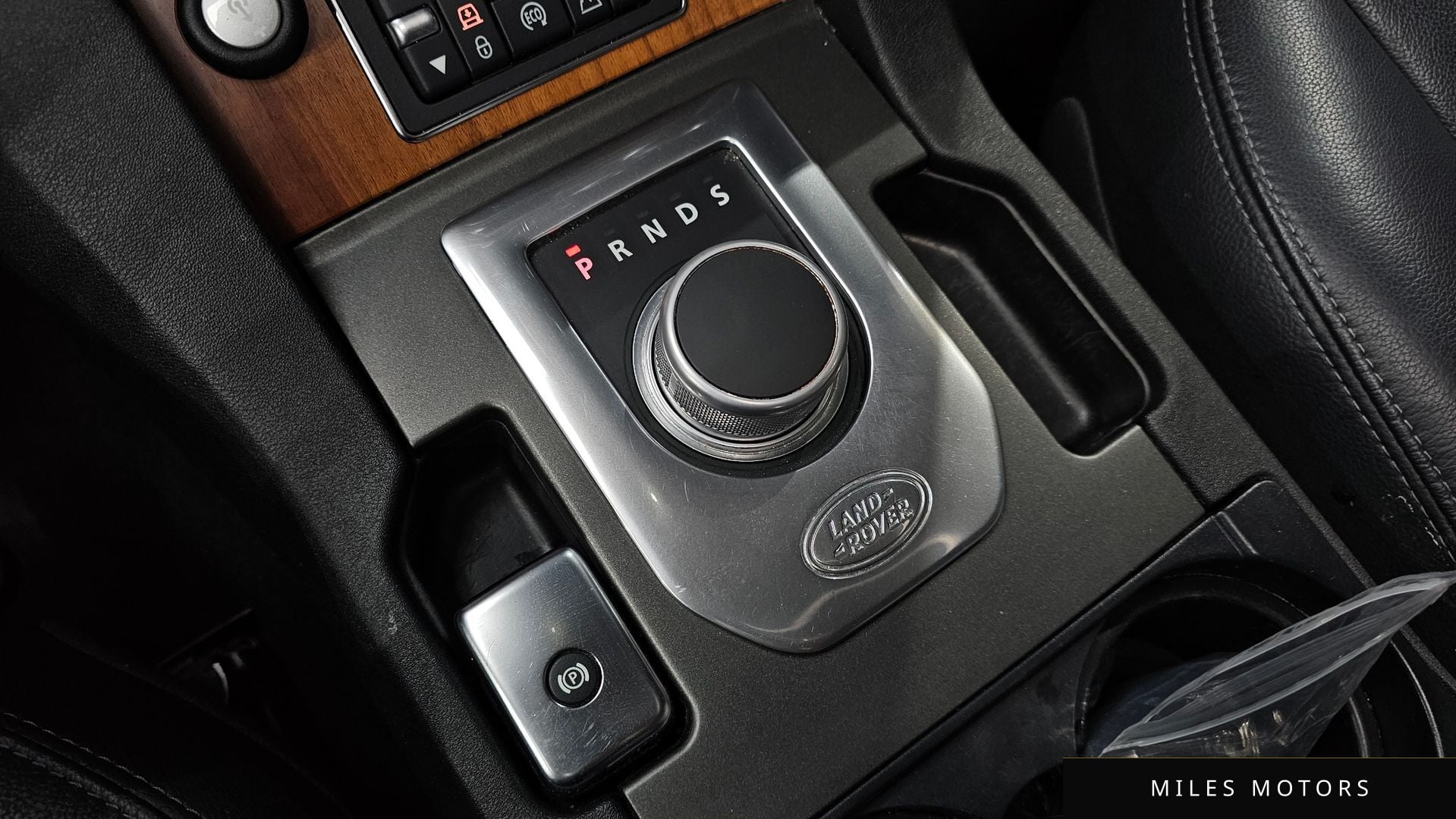 Land Rover Discovery 2015 — миниатюра 9