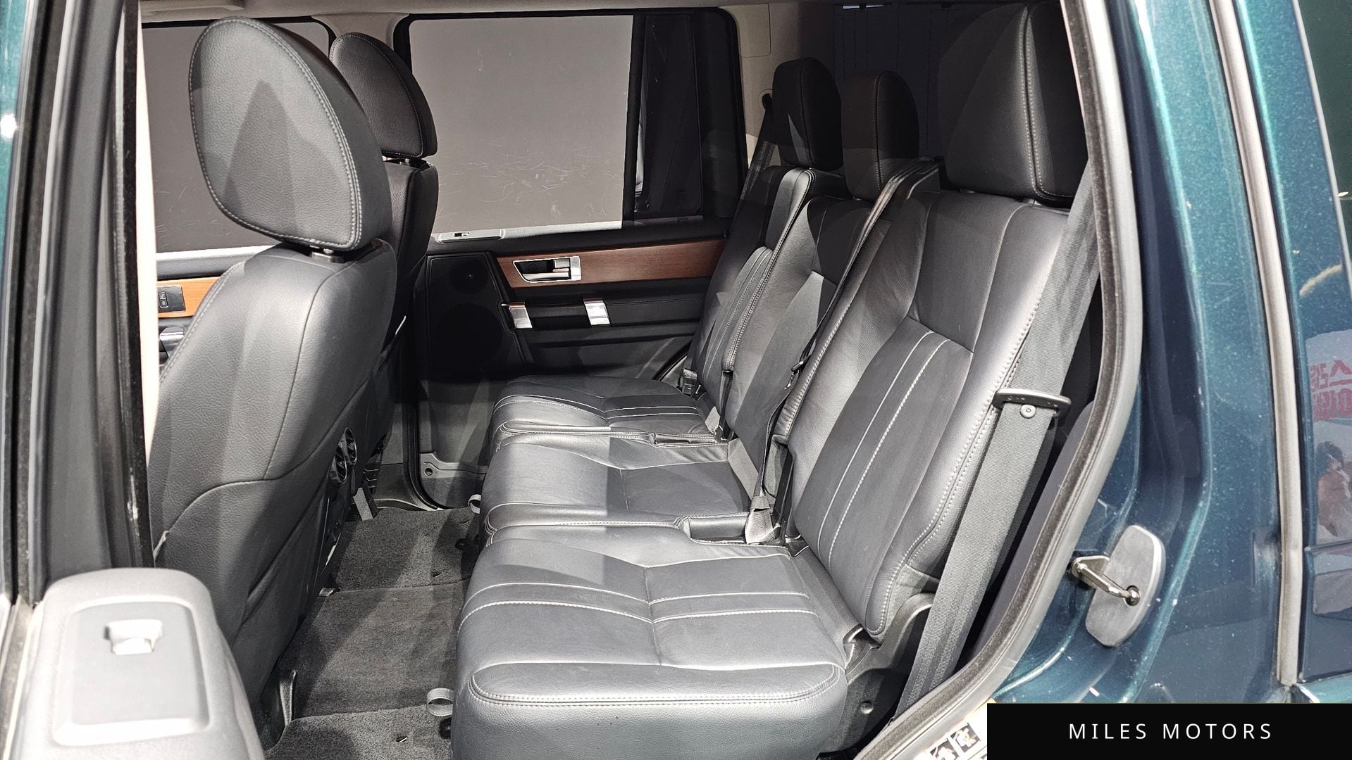 Land Rover Discovery 2015 — миниатюра 12