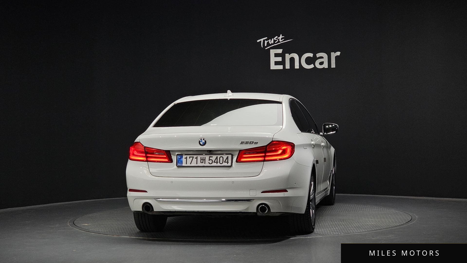 BMW 5 Series (G30) 2020 — миниатюра 3
