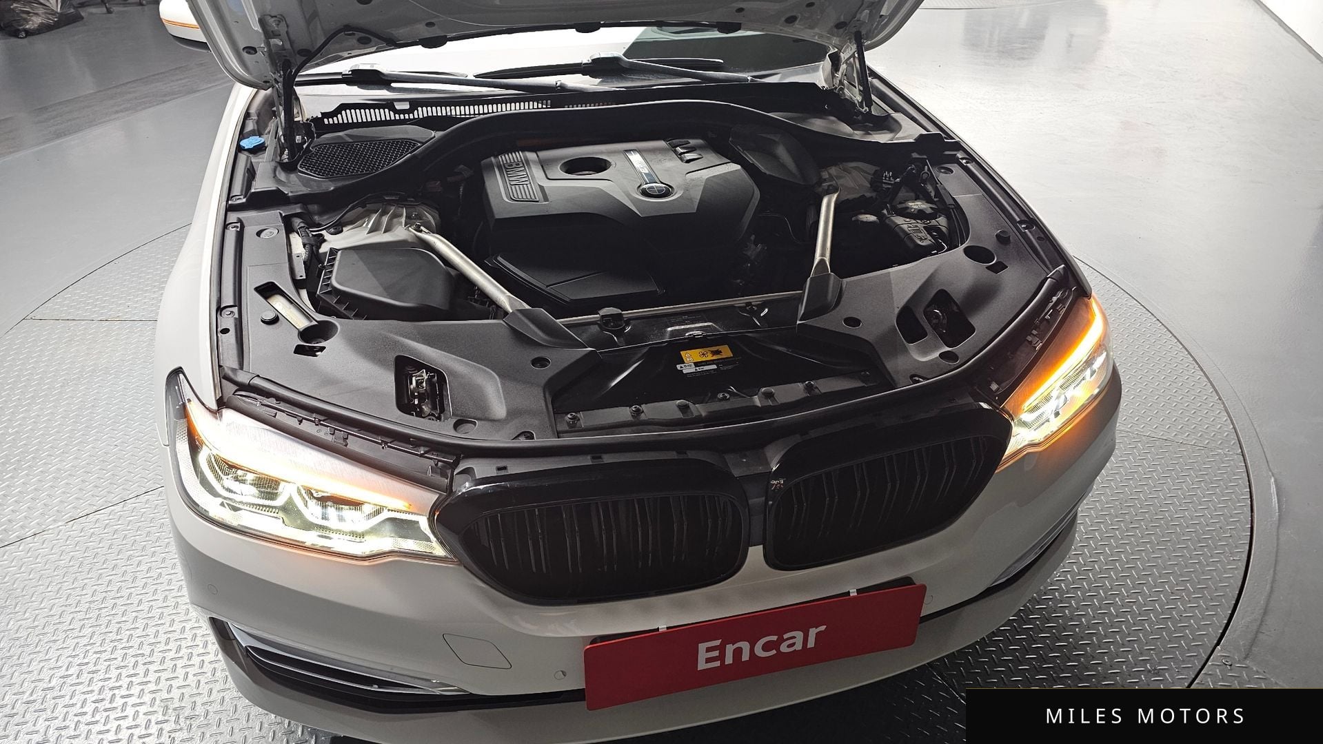 BMW 5 Series (G30) 2020 — миниатюра 5