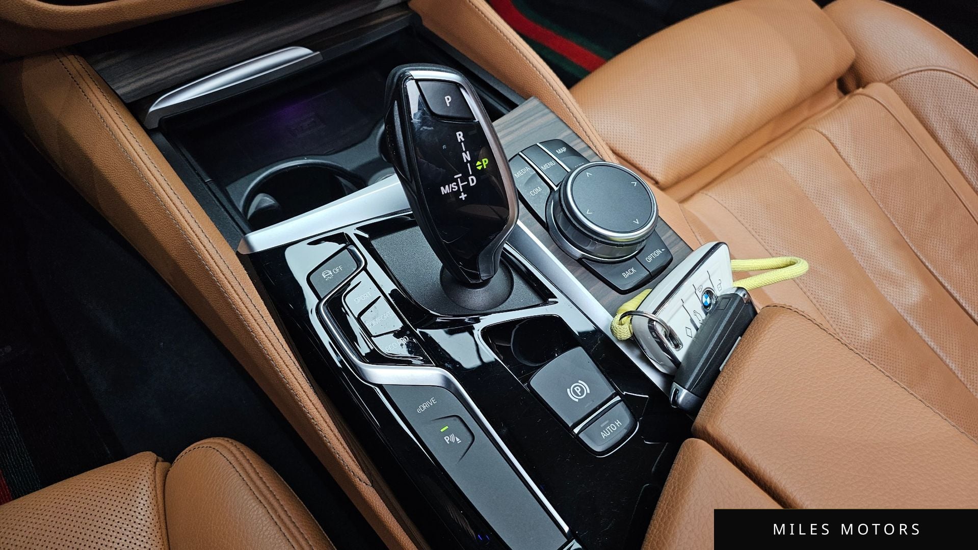 BMW 5 Series (G30) 2020 — миниатюра 11