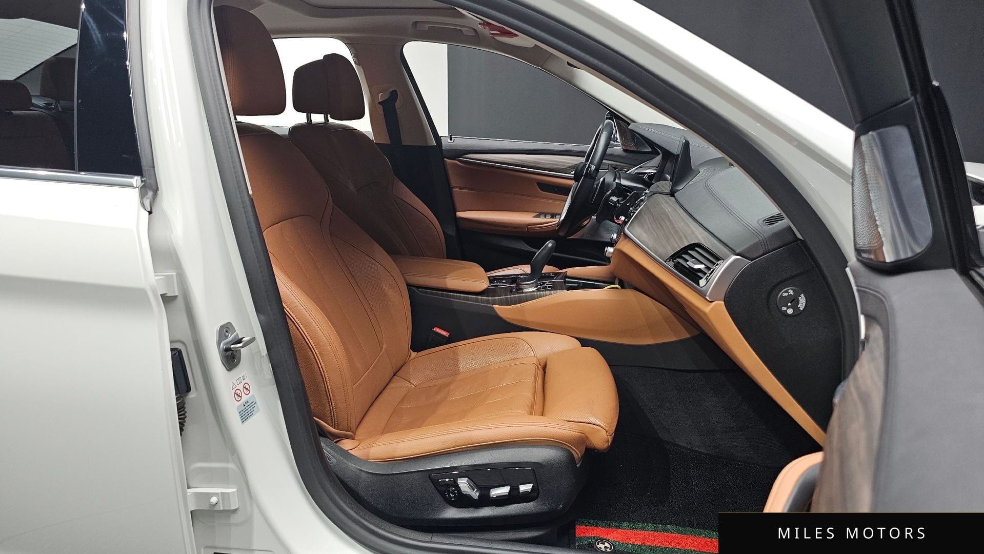 BMW 5 Series (G30) 2020 — миниатюра 12
