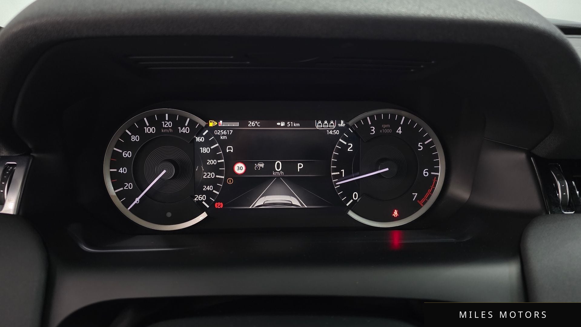 Land Rover Discovery Sport 2023 — миниатюра 11