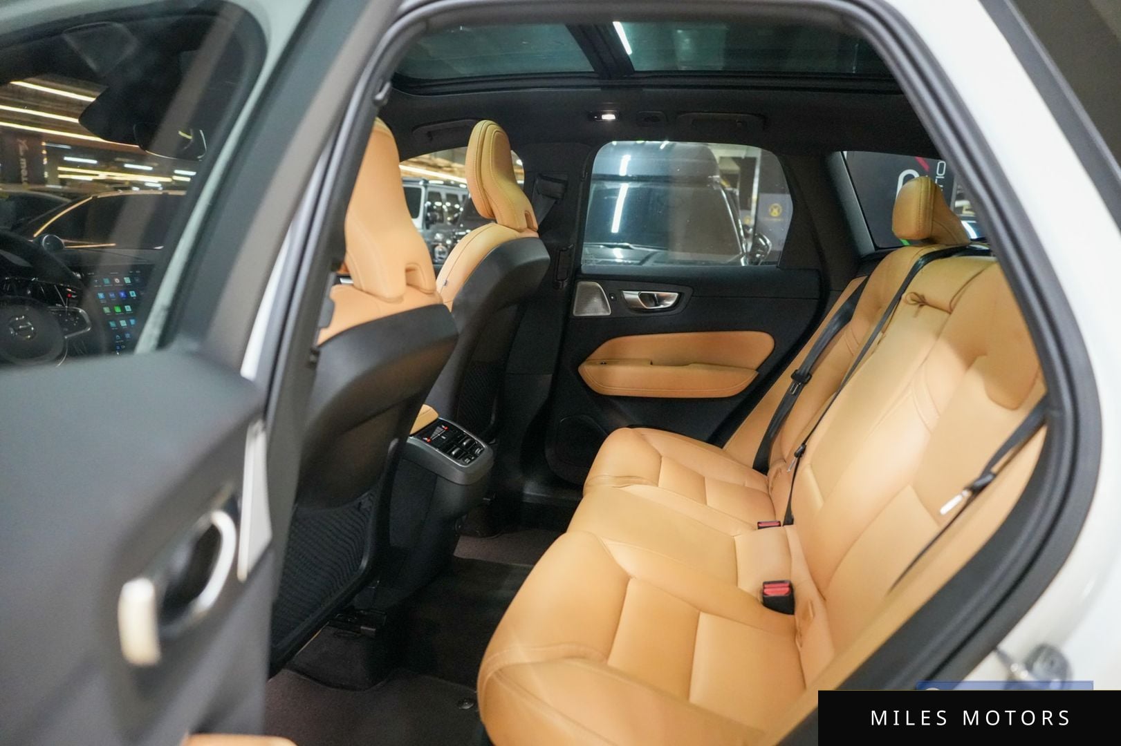Volvo XC60 2024 — миниатюра 10