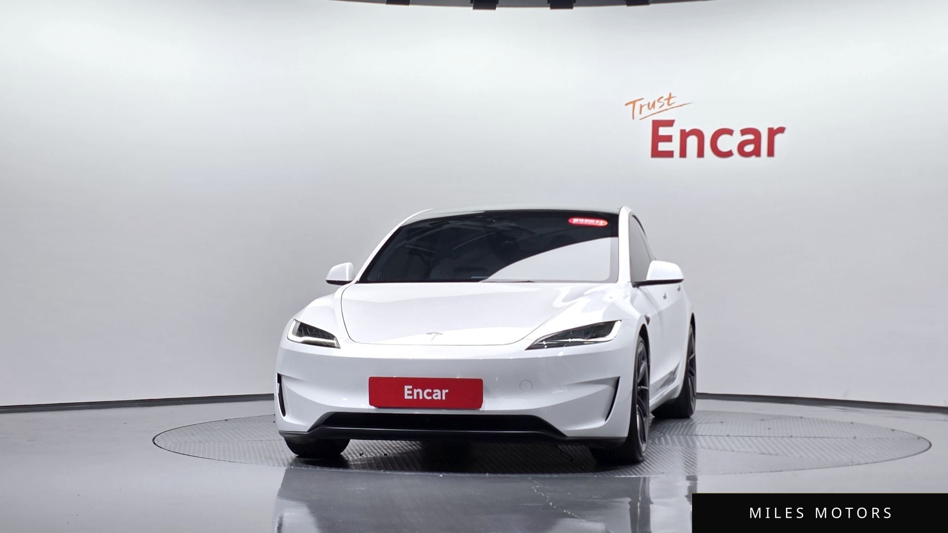 Tesla Model 3 2024 — миниатюра 2