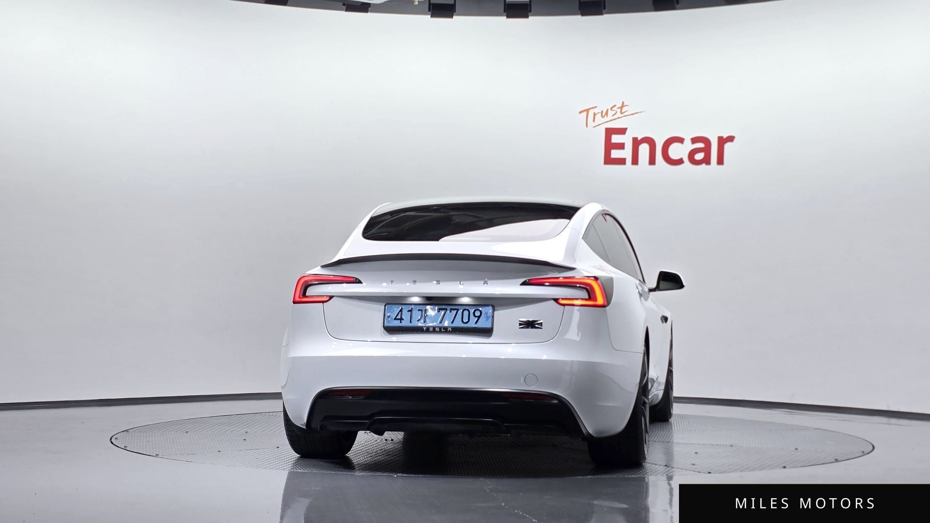 Tesla Model 3 2024 — миниатюра 3