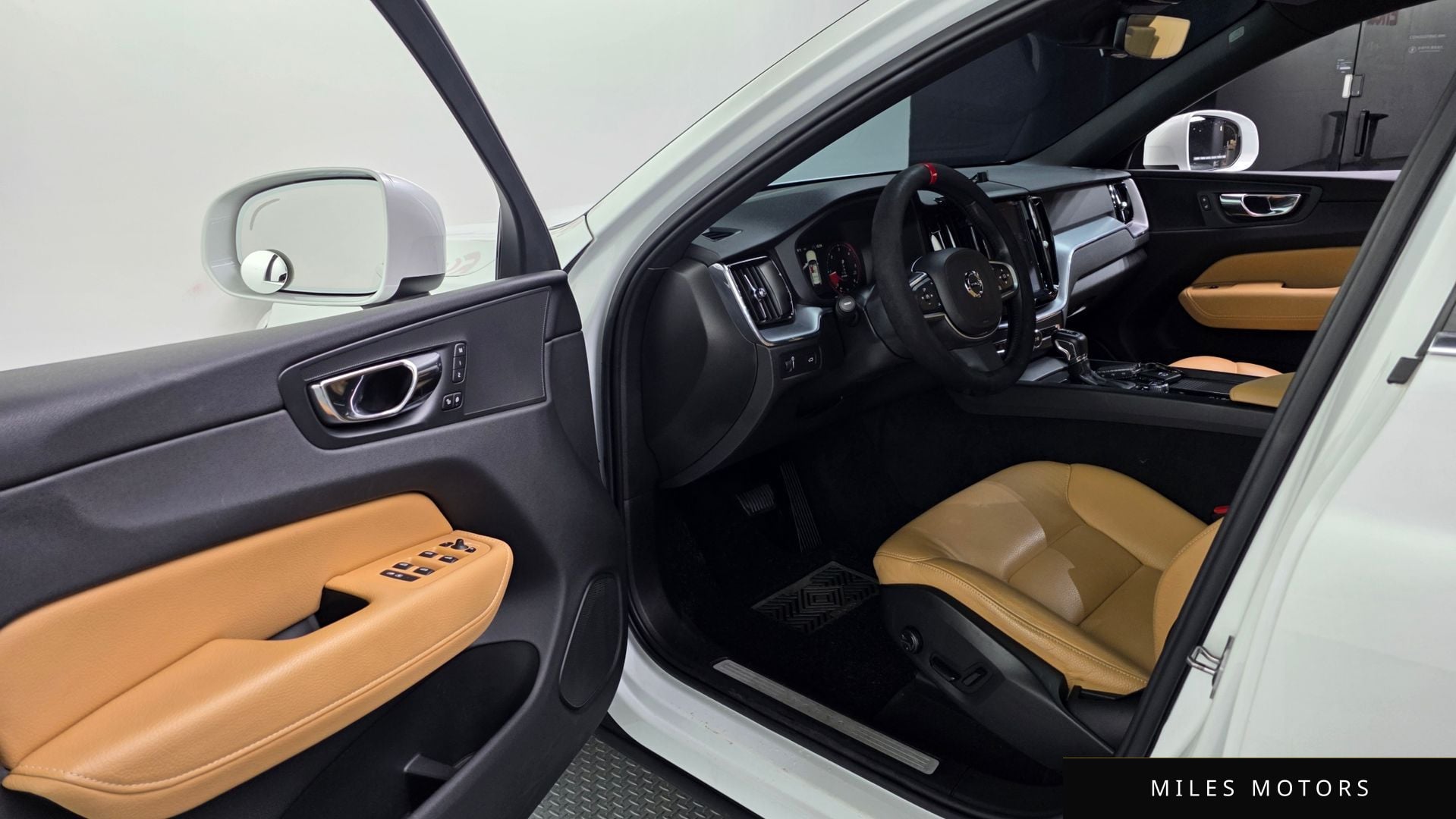Volvo XC60 2018 — миниатюра 10