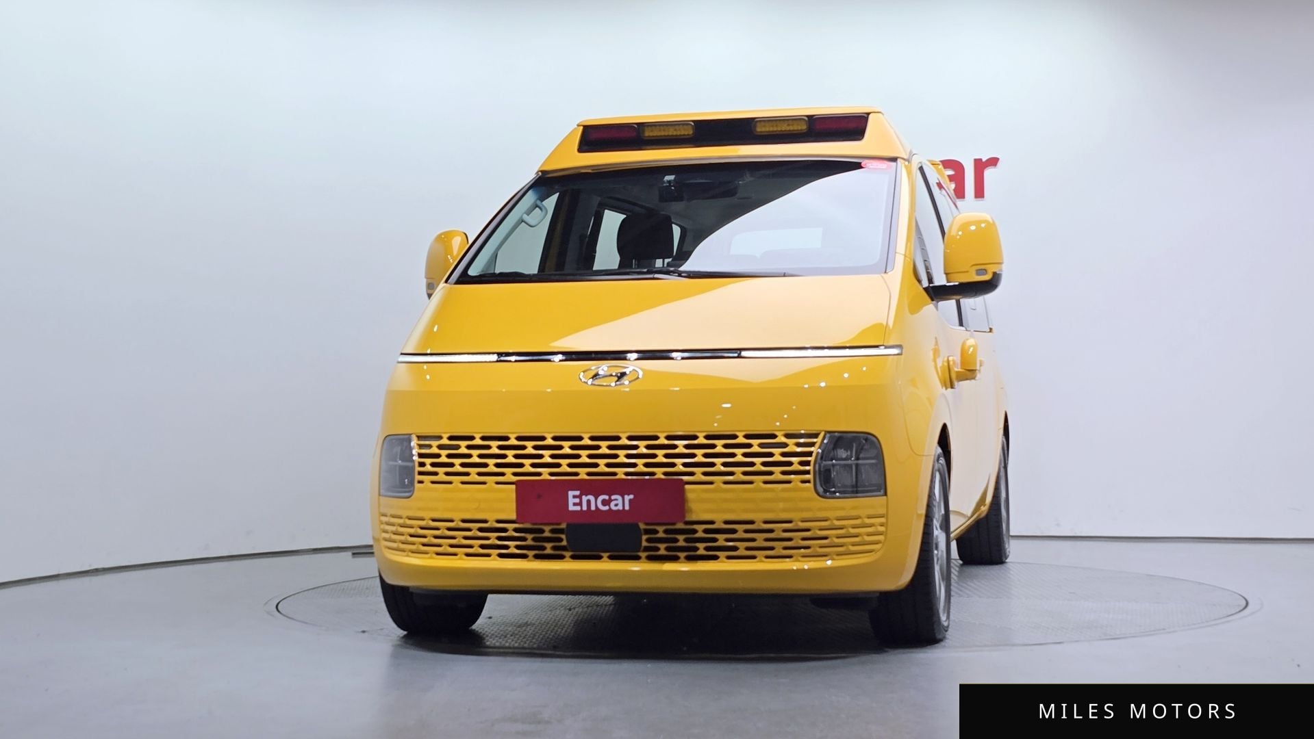 Hyundai Staria 2024 — миниатюра 3