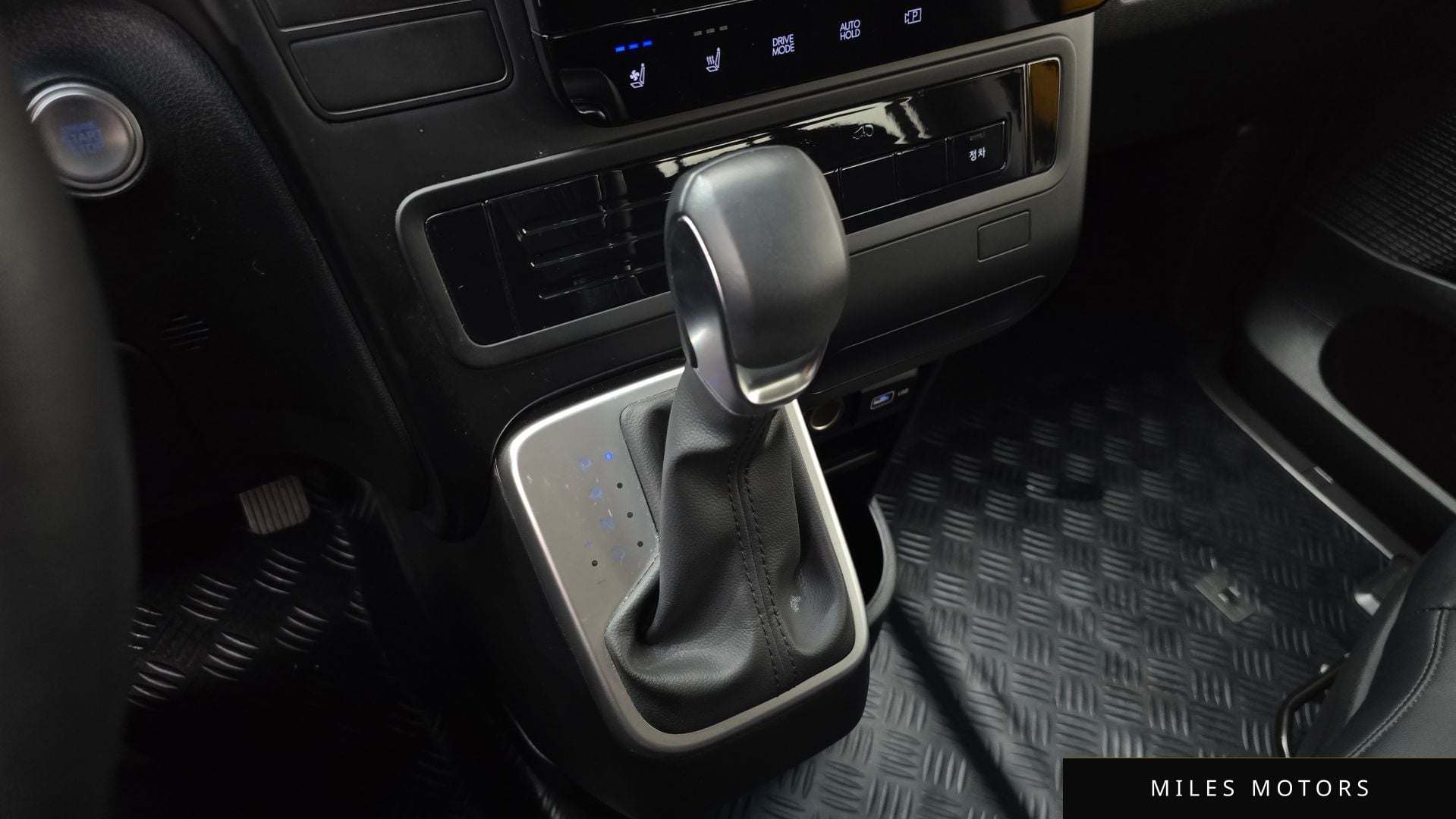 Hyundai Staria 2024 — миниатюра 9