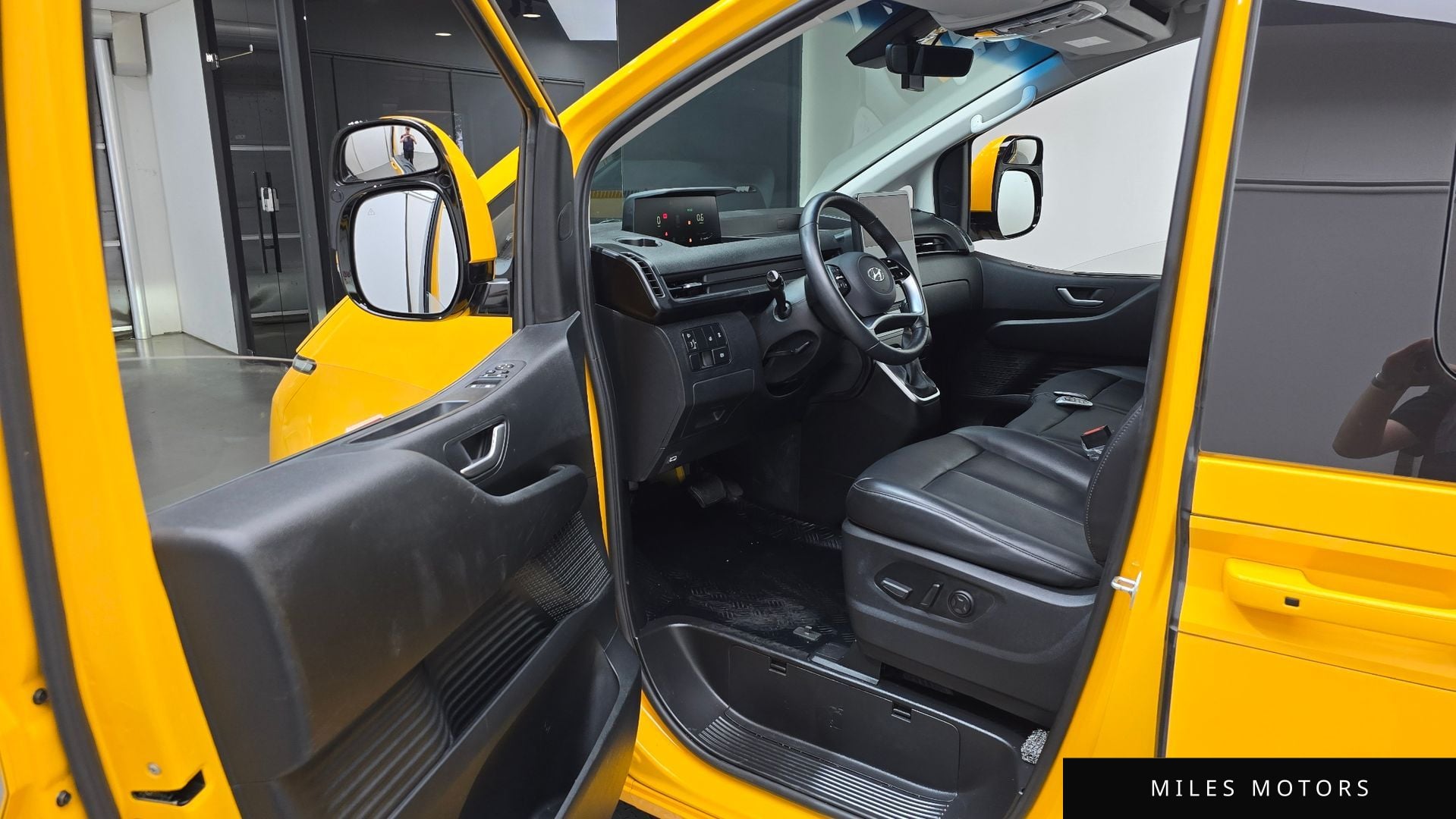 Hyundai Staria 2024 — миниатюра 10