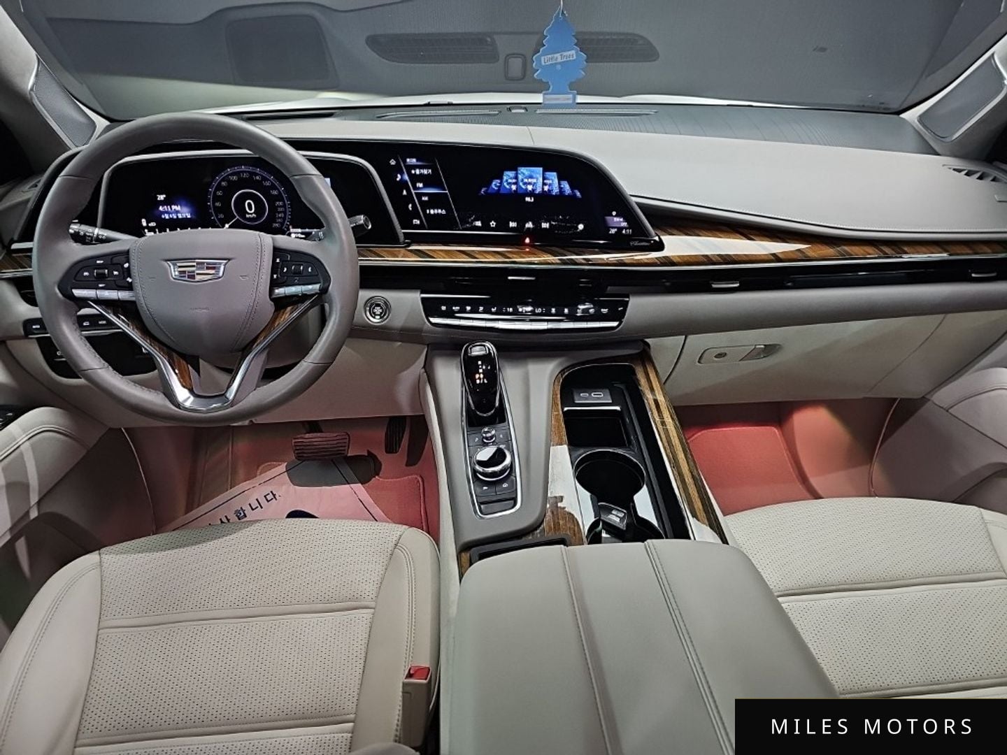 Cadillac Escalade 2021 — миниатюра 7