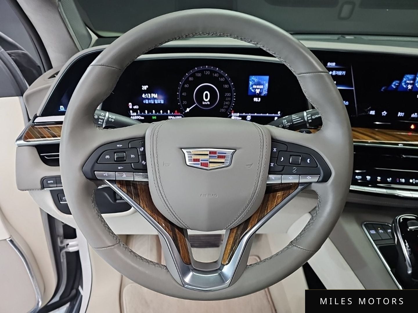 Cadillac Escalade 2021 — миниатюра 12