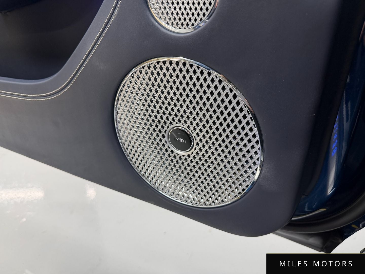 Bentley Continental GT 2020 — миниатюра 8