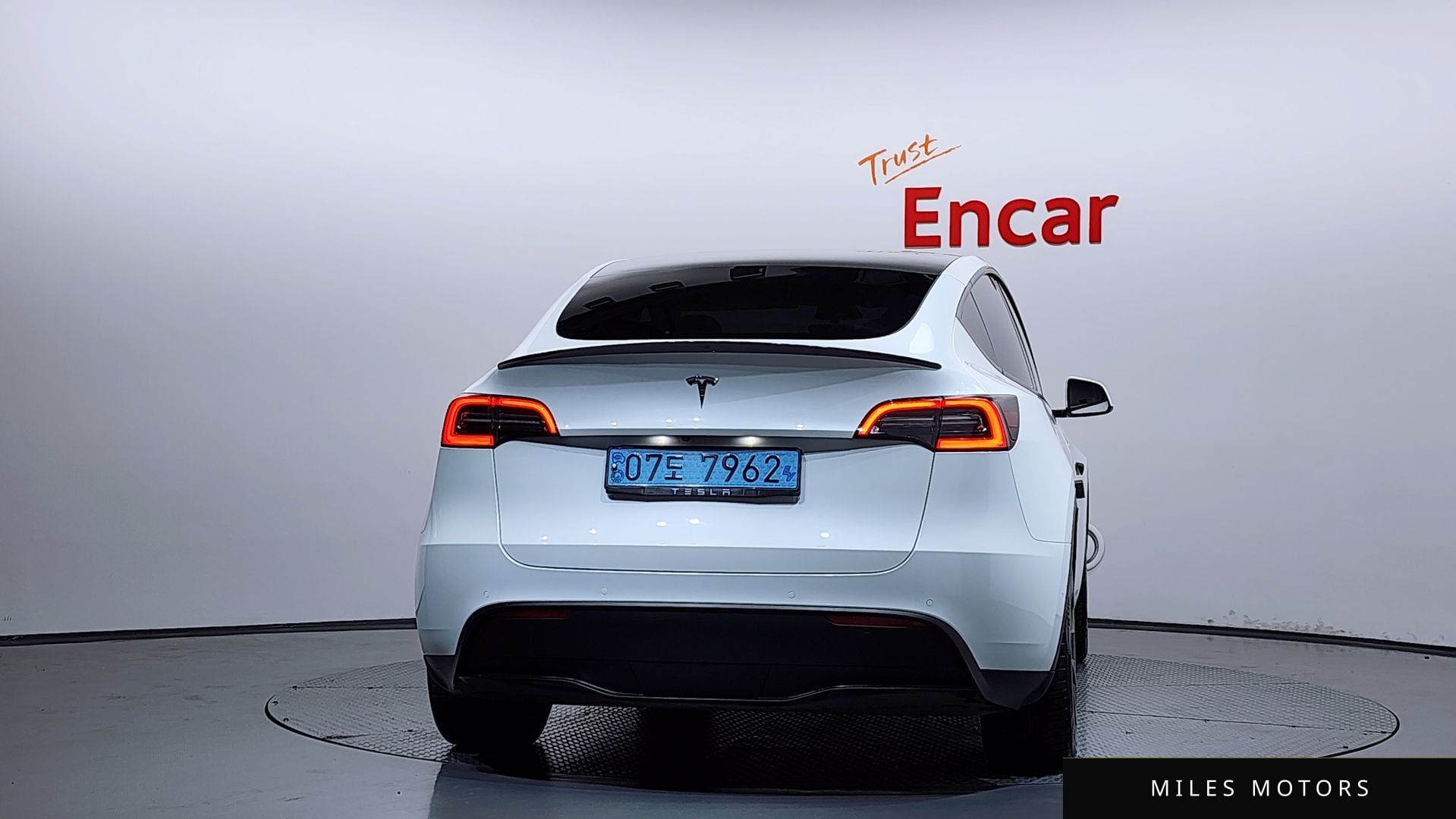Tesla Model Y 2021 — миниатюра 4