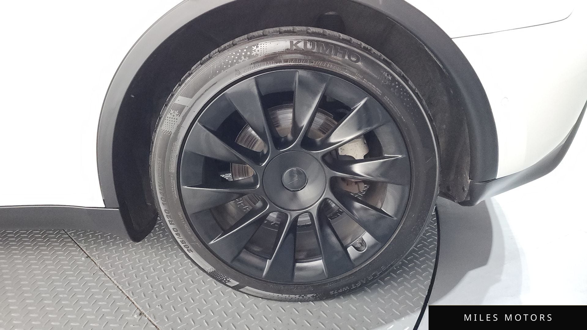 Tesla Model Y 2021 — миниатюра 5