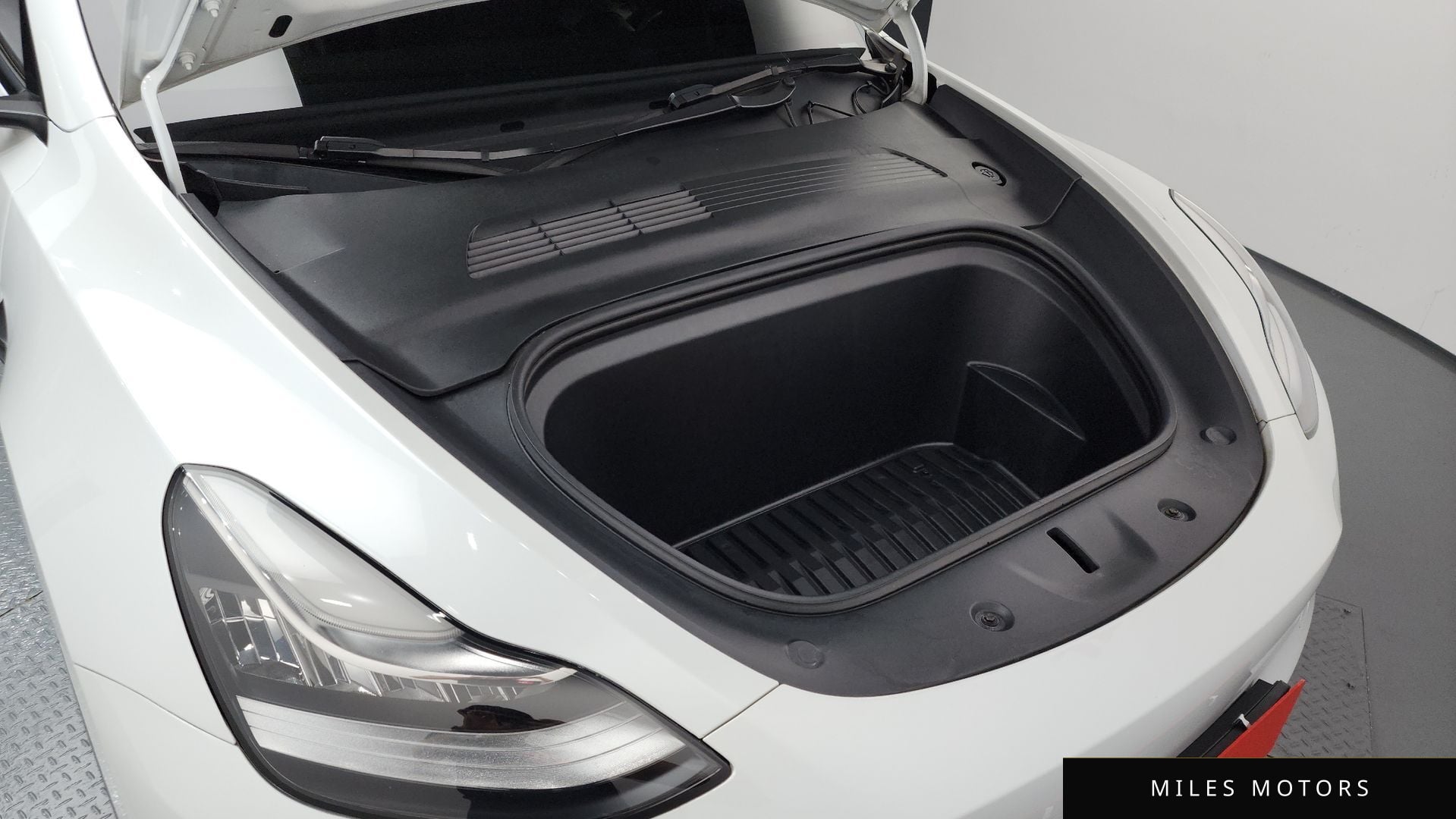 Tesla Model Y 2021 — миниатюра 6
